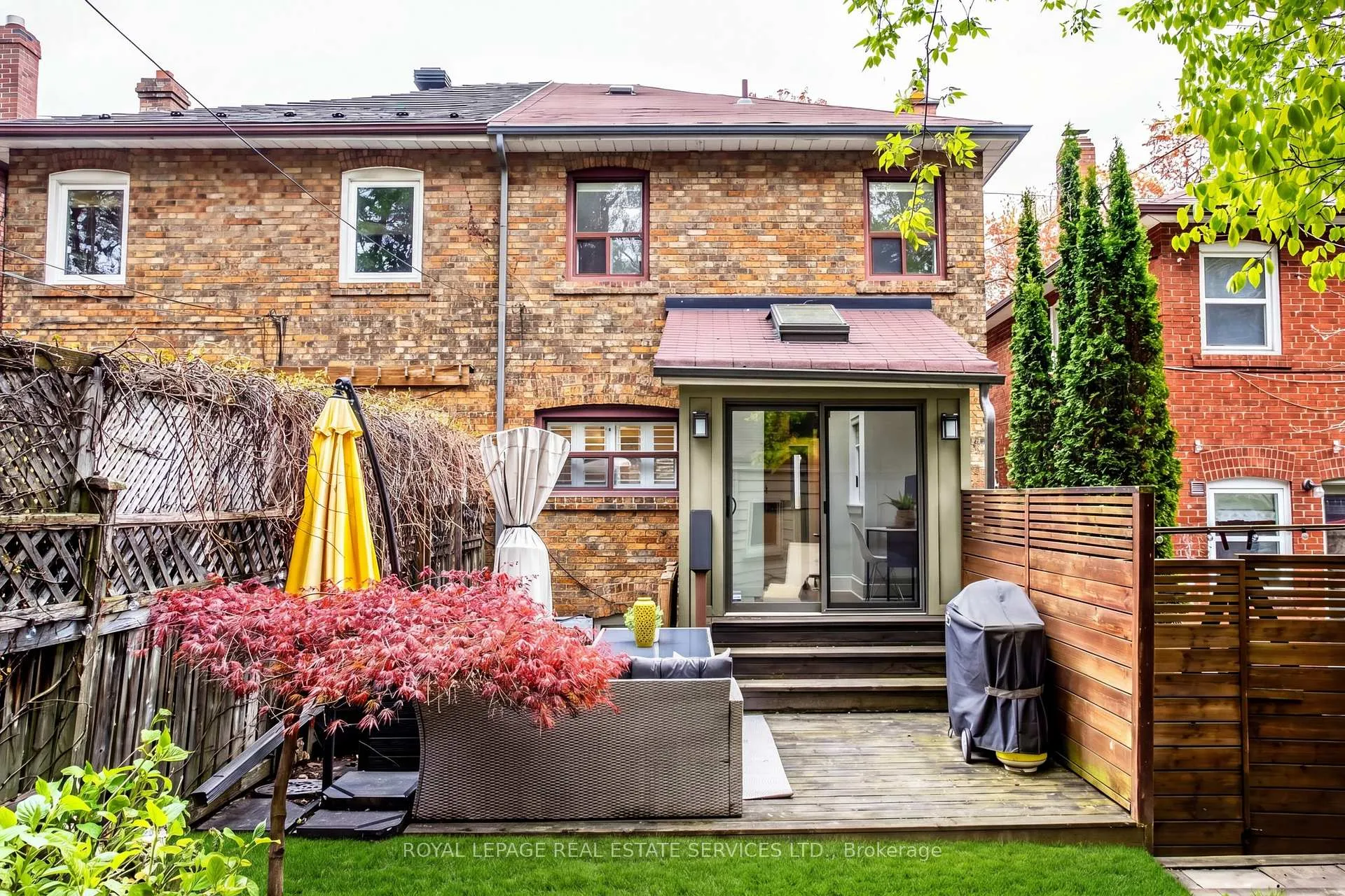 Photo 35 of 102 Roseneath Gardens, Toronto, Oakwood Village — HOMEH