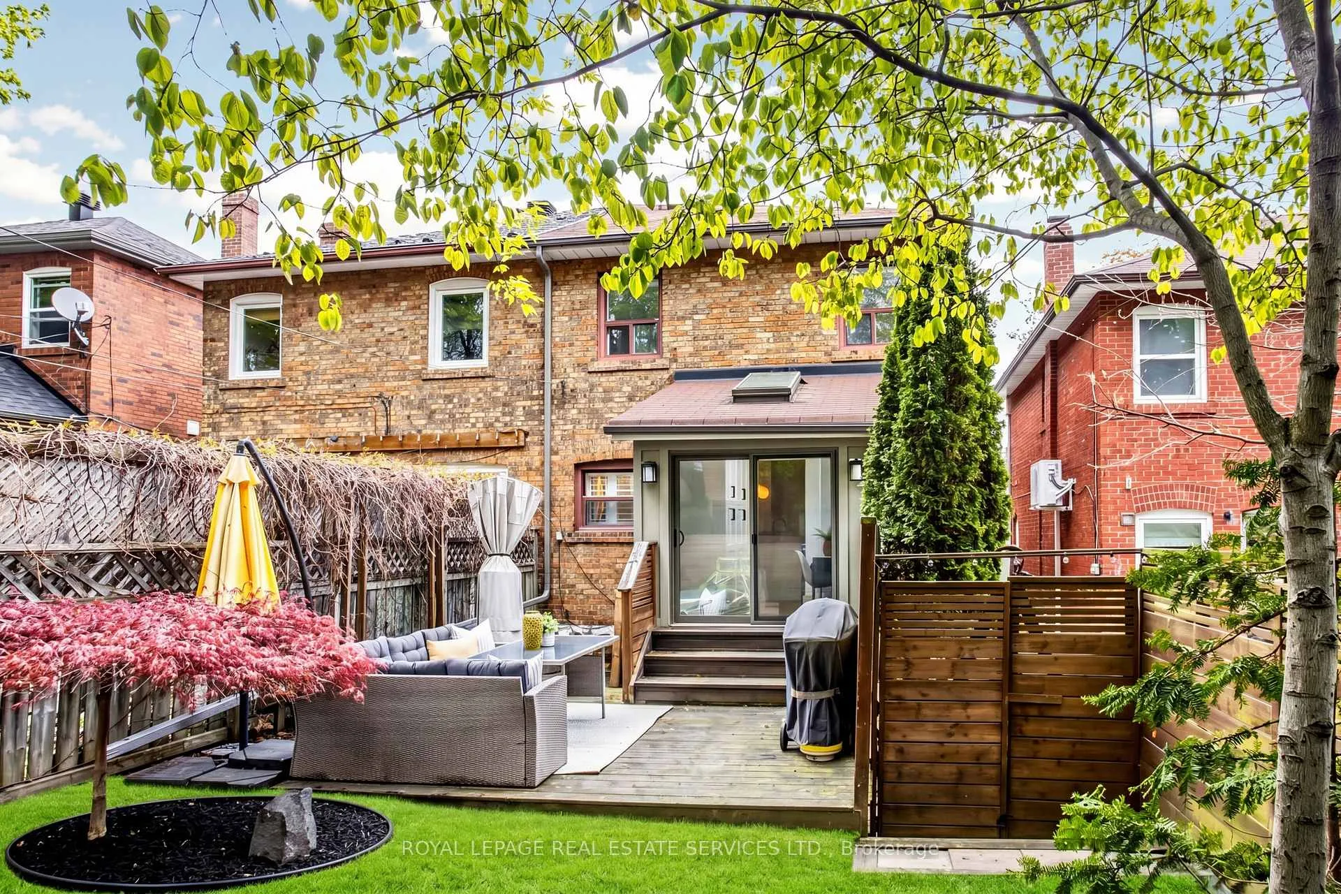 Photo 36 of 102 Roseneath Gardens, Toronto, Oakwood Village — HOMEH