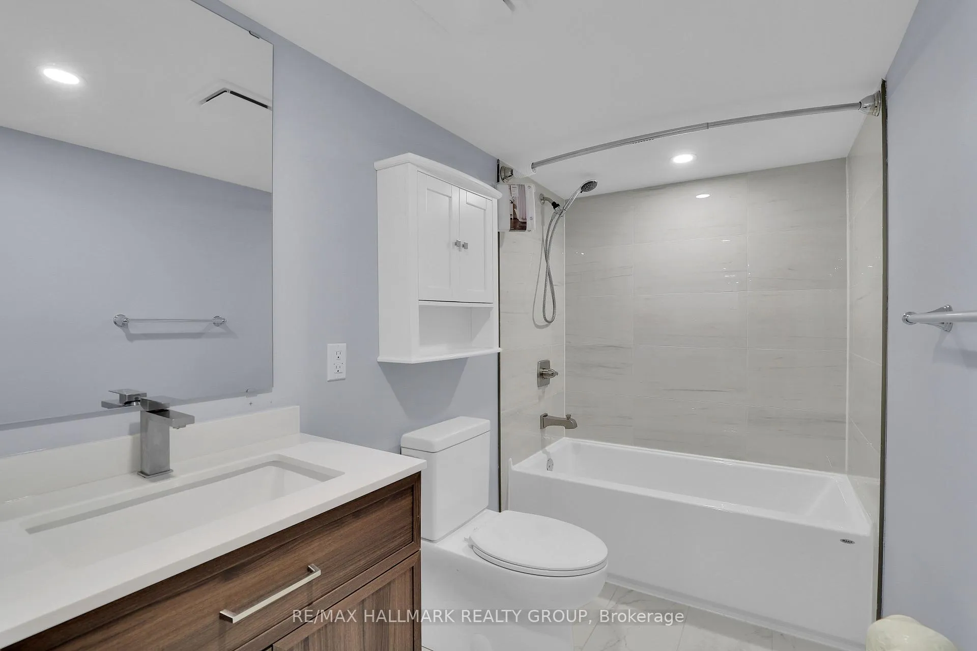 Photo 8 of Unit B, 15 Marier Avenue, Ottawa, Vanier — HOMEH