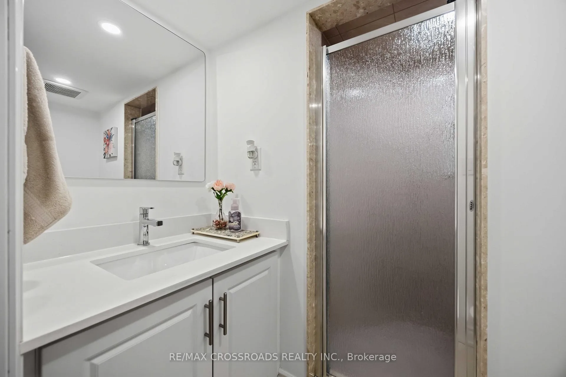Photo 21 of 56 Torr Lane, Ajax, Central — HOMEH