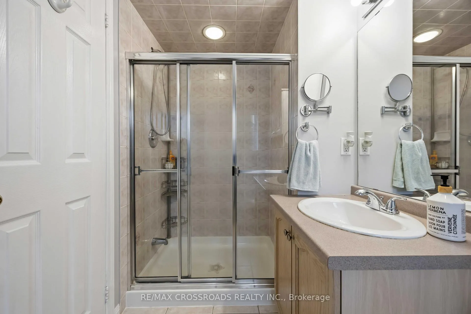 Photo 25 of 56 Torr Lane, Ajax, Central — HOMEH