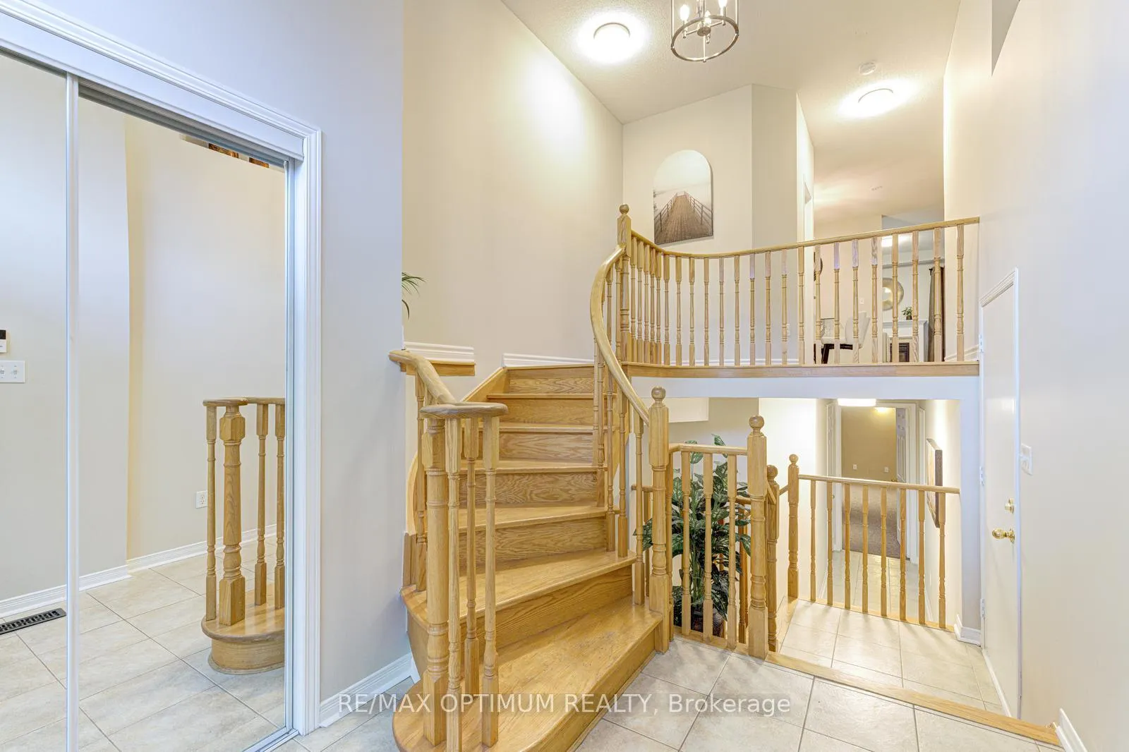 Photo 5 of 39 Charcoal Way, Brampton, Bram West — HOMEH
