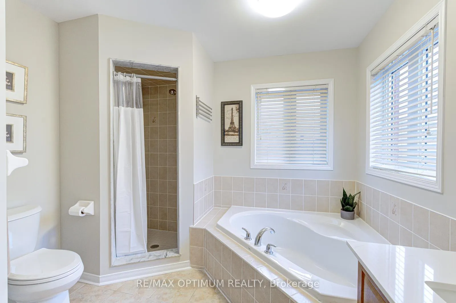 Photo 31 of 39 Charcoal Way, Brampton, Bram West — HOMEH