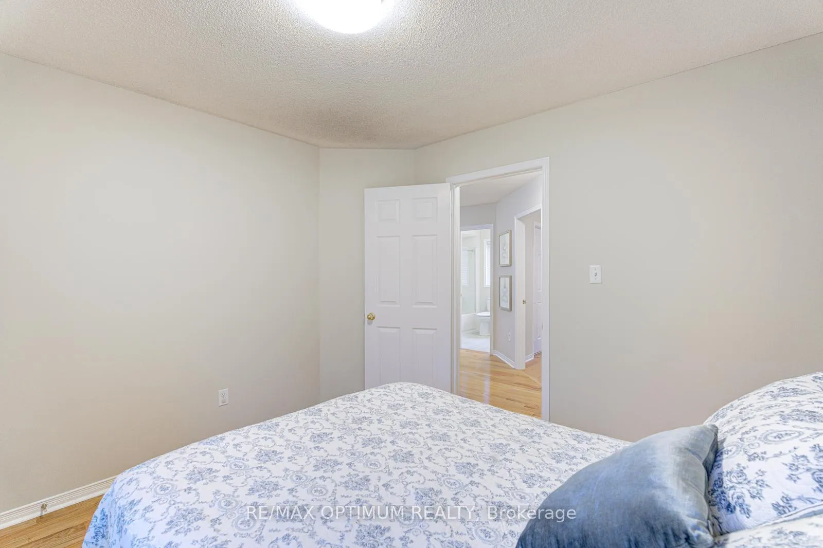 Photo 33 of 39 Charcoal Way, Brampton, Bram West — HOMEH