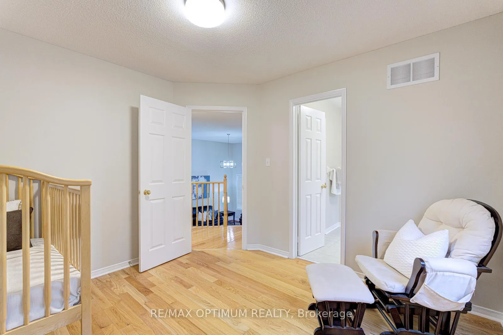 Photo 35 of 39 Charcoal Way, Brampton, Bram West — HOMEH