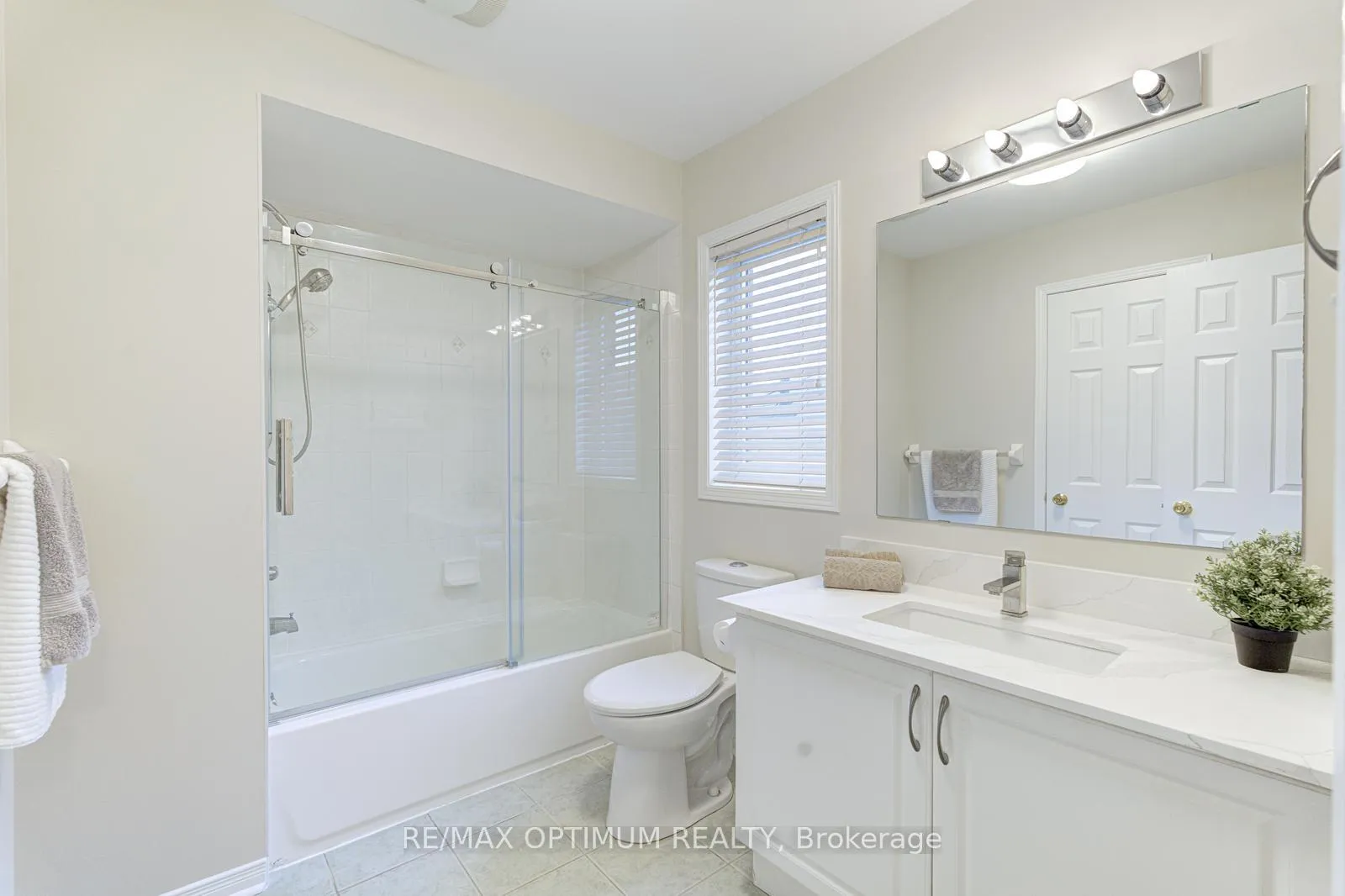 Photo 36 of 39 Charcoal Way, Brampton, Bram West — HOMEH