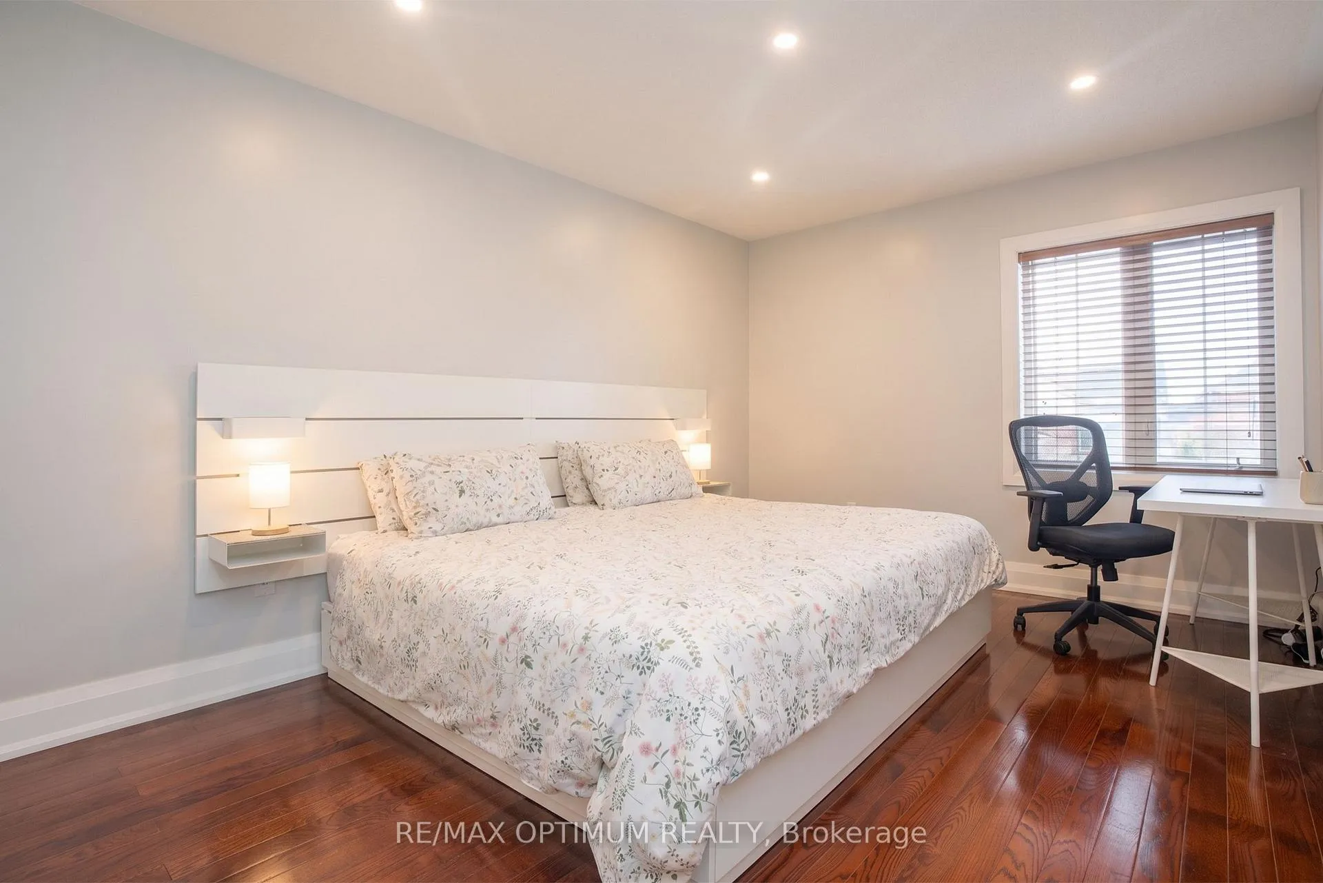 Photo 6 of 57 Olde Town Road, Brampton, Fletcher's Creek South — HOMEH