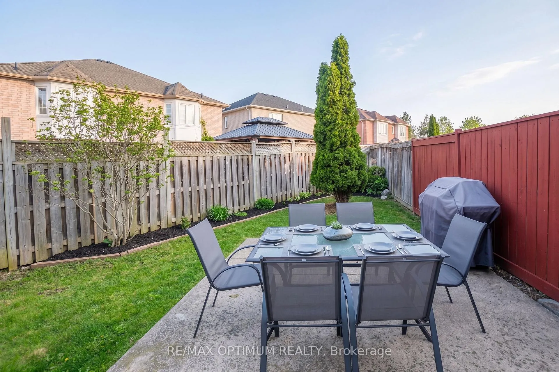 Photo 11 of 57 Olde Town Road, Brampton, Fletcher's Creek South — HOMEH