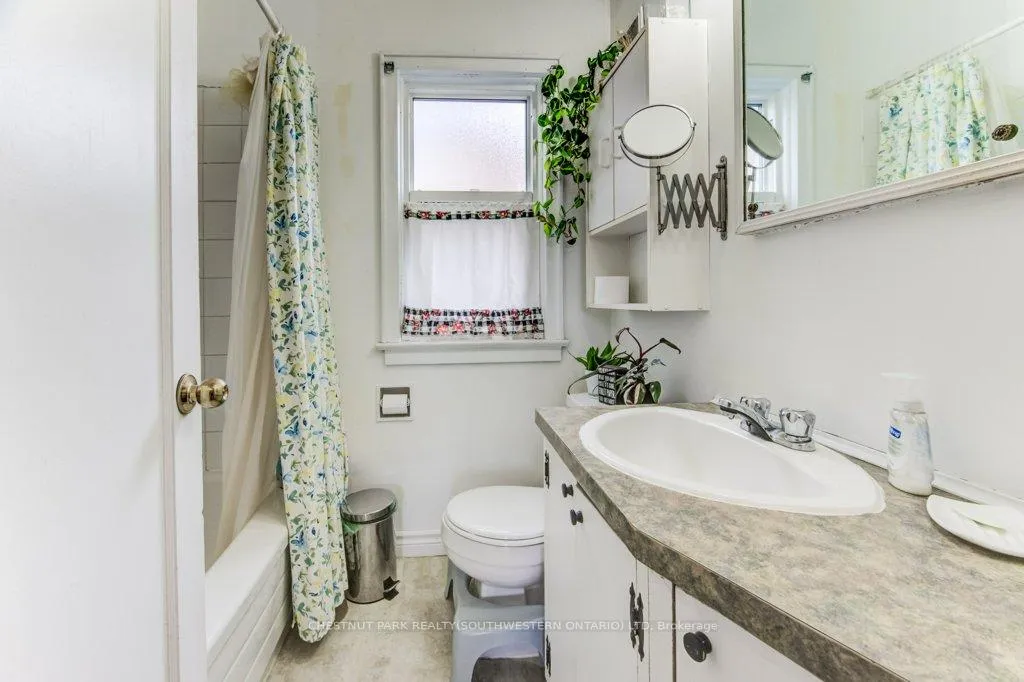 Photo 10 of 56 Lilac Street, Kitchener, Rockway — HOMEH