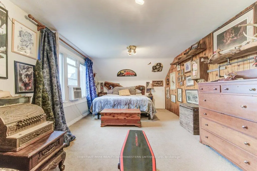 Photo 31 of 56 Lilac Street, Kitchener, Rockway — HOMEH