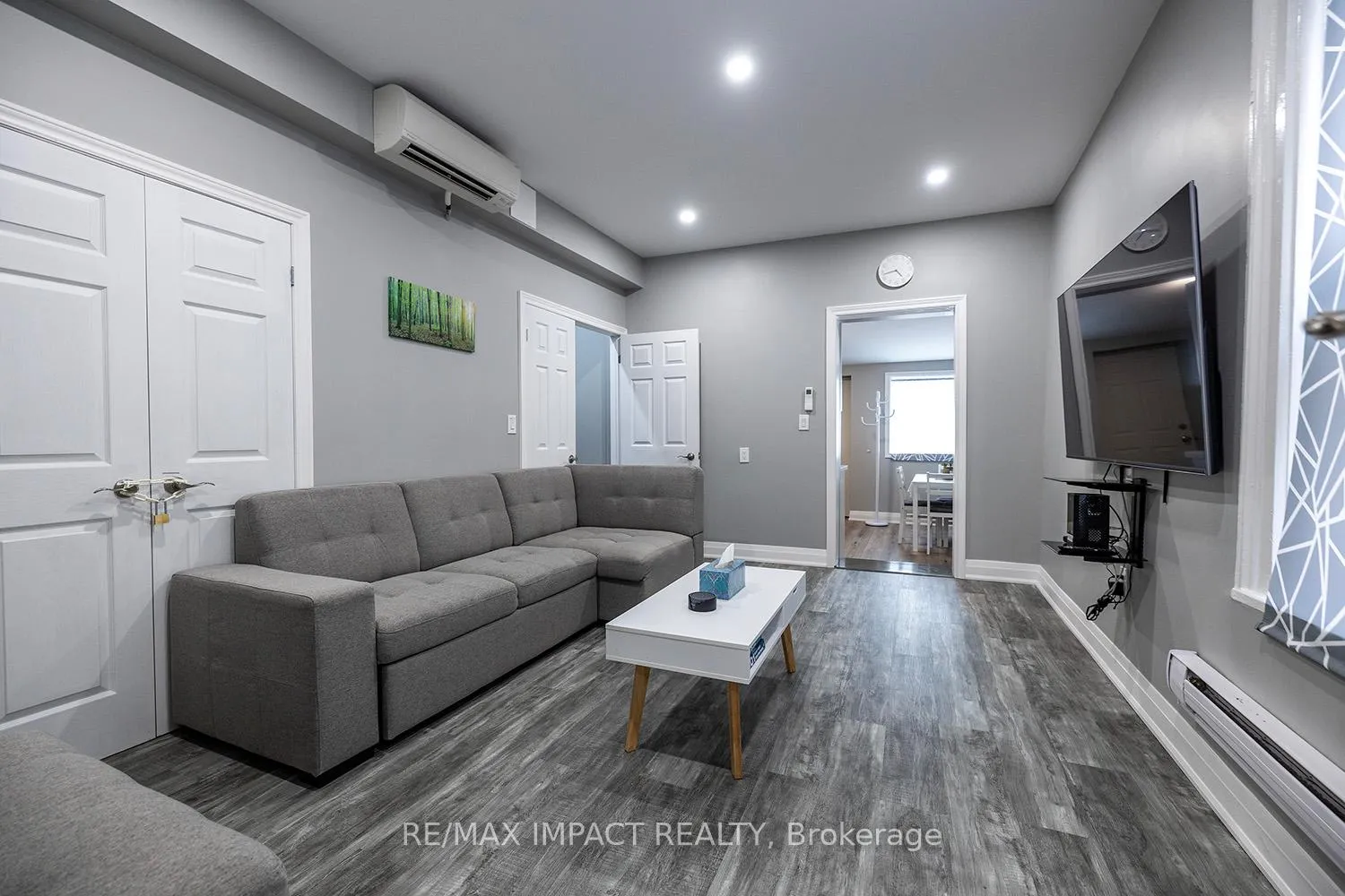 Photo 3 of 43.5 King Street E, Clarington, Bowmanville — HOMEH