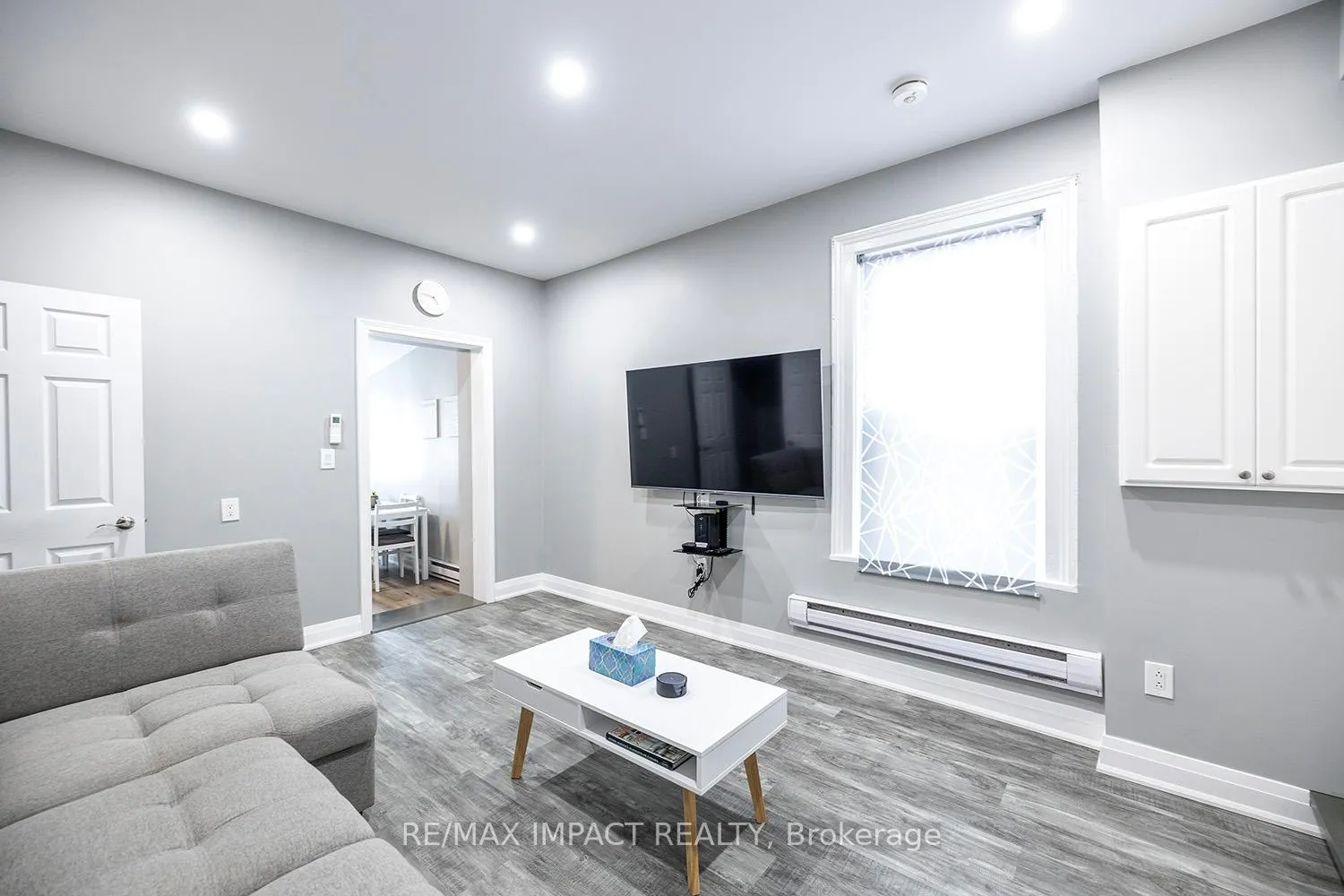 Photo 4 of 43.5 King Street E, Clarington, Bowmanville — HOMEH