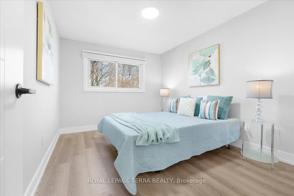Photo 12 of 236 Royal Salisbury Way, Brampton, Madoc — HOMEH