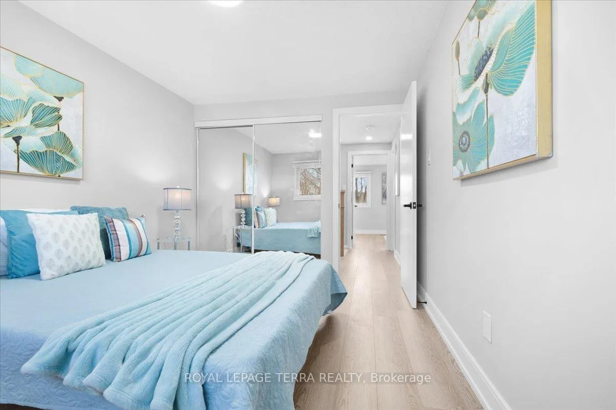Photo 13 of 236 Royal Salisbury Way, Brampton, Madoc — HOMEH