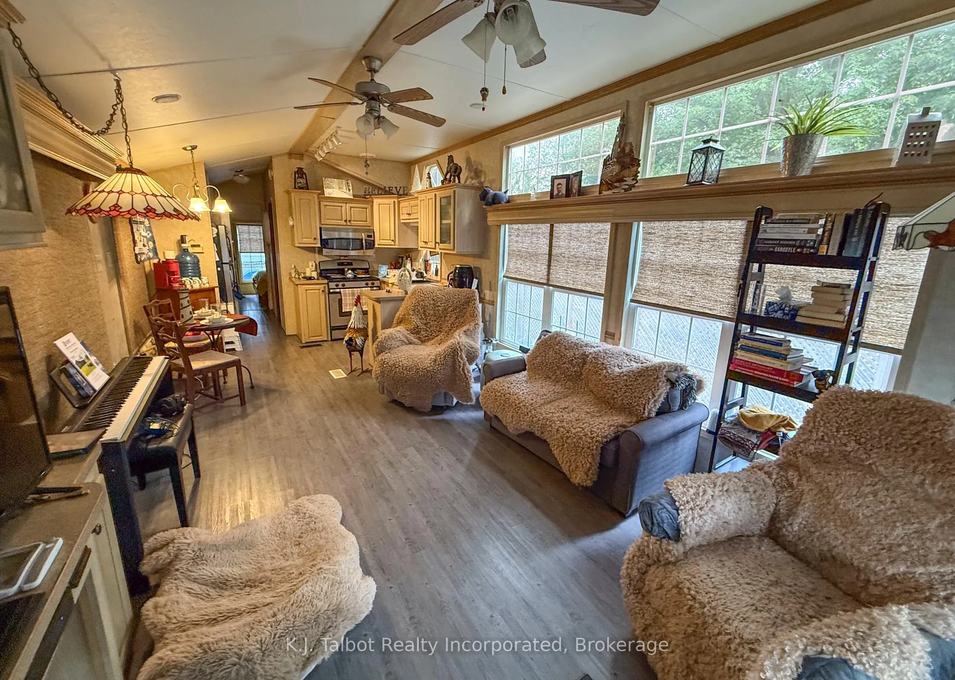 Photo 5 of Unit #36 BEACON LN, 77719 Bluewater Highway, Bluewater, Bayfield — HOMEH