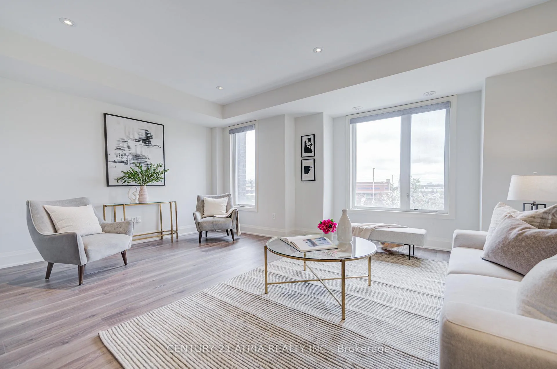 Photo 14 of 49 Cohen Way, Vaughan, Patterson — HOMEH