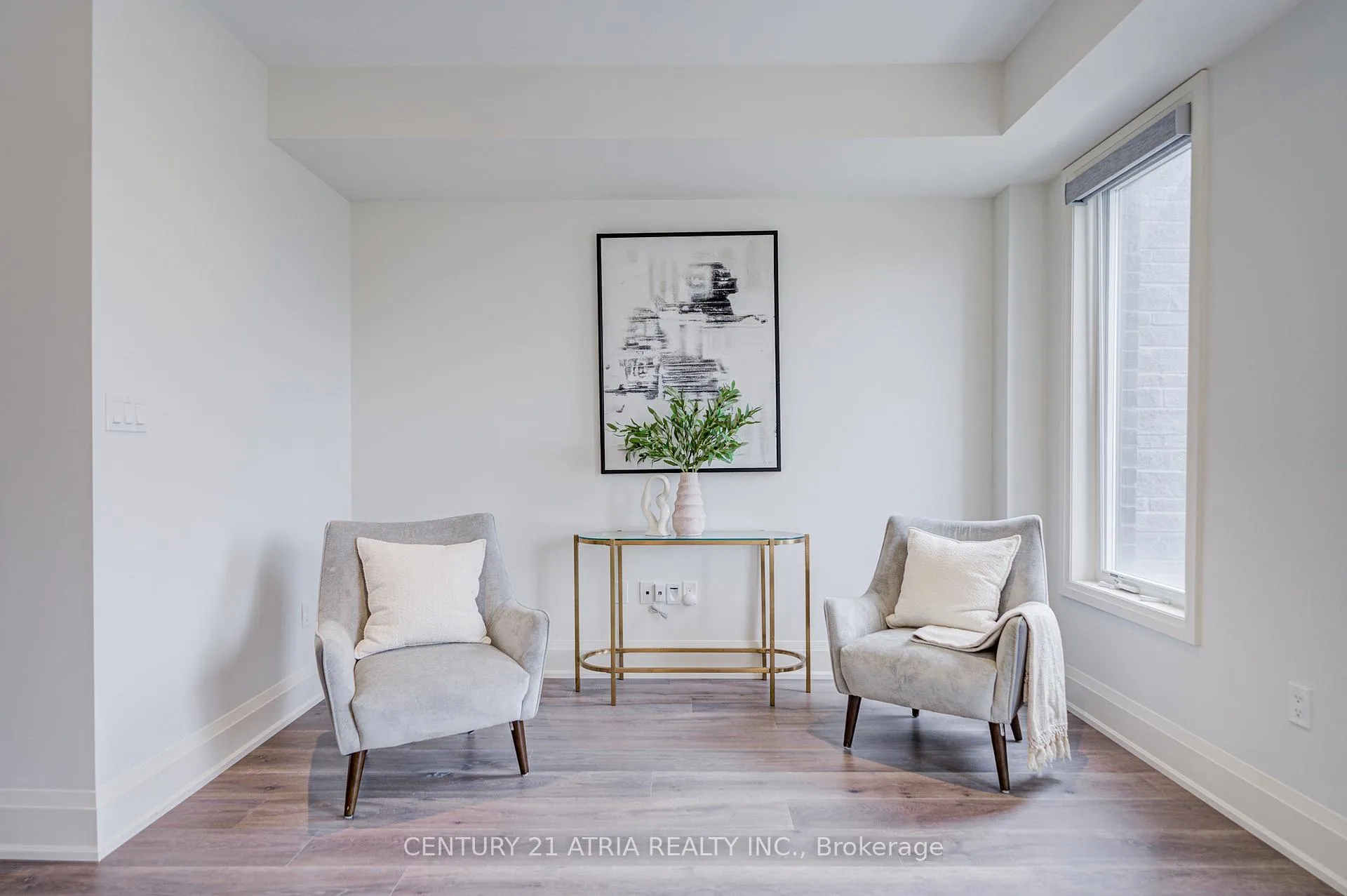 Photo 16 of 49 Cohen Way, Vaughan, Patterson — HOMEH
