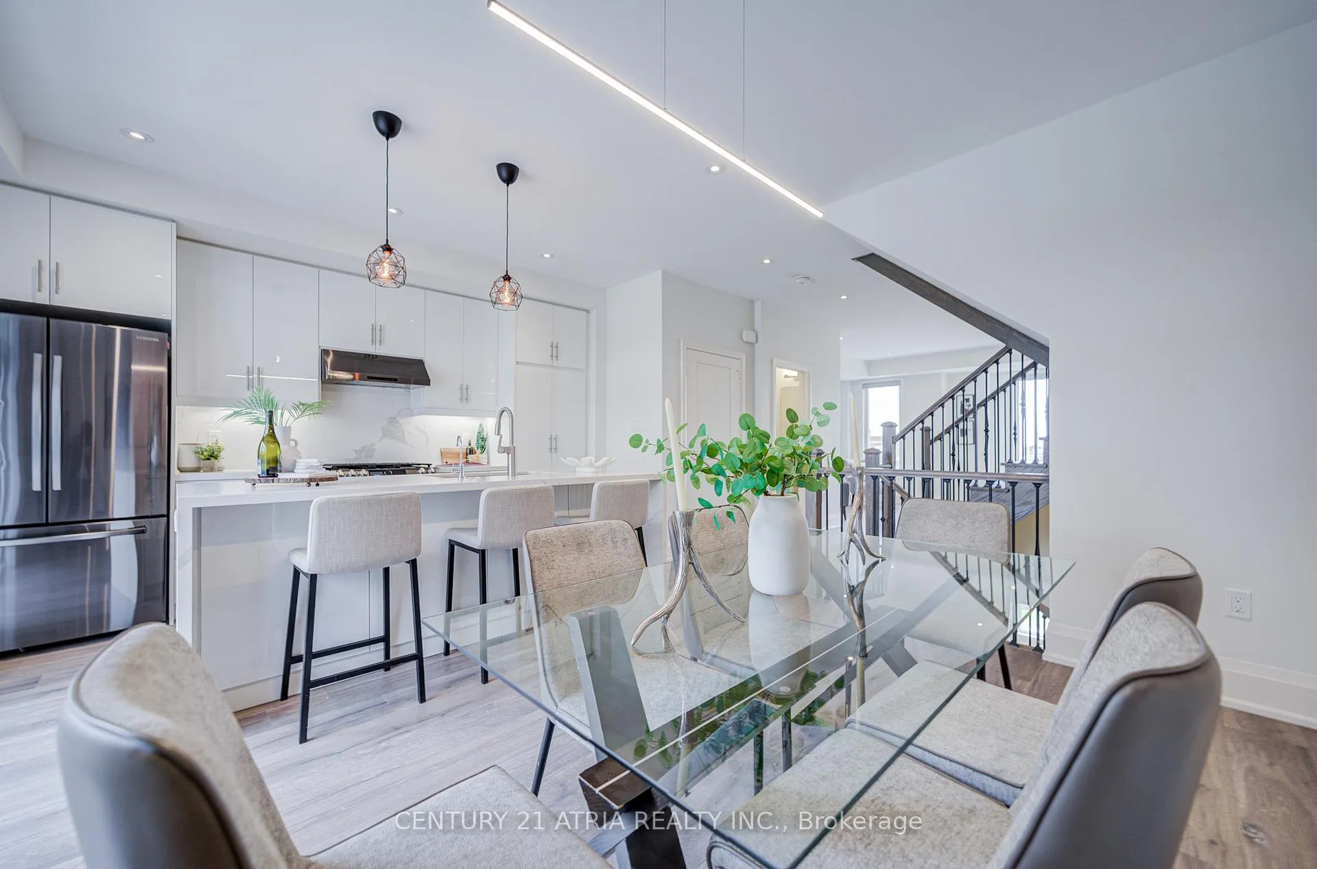 Photo 19 of 49 Cohen Way, Vaughan, Patterson — HOMEH