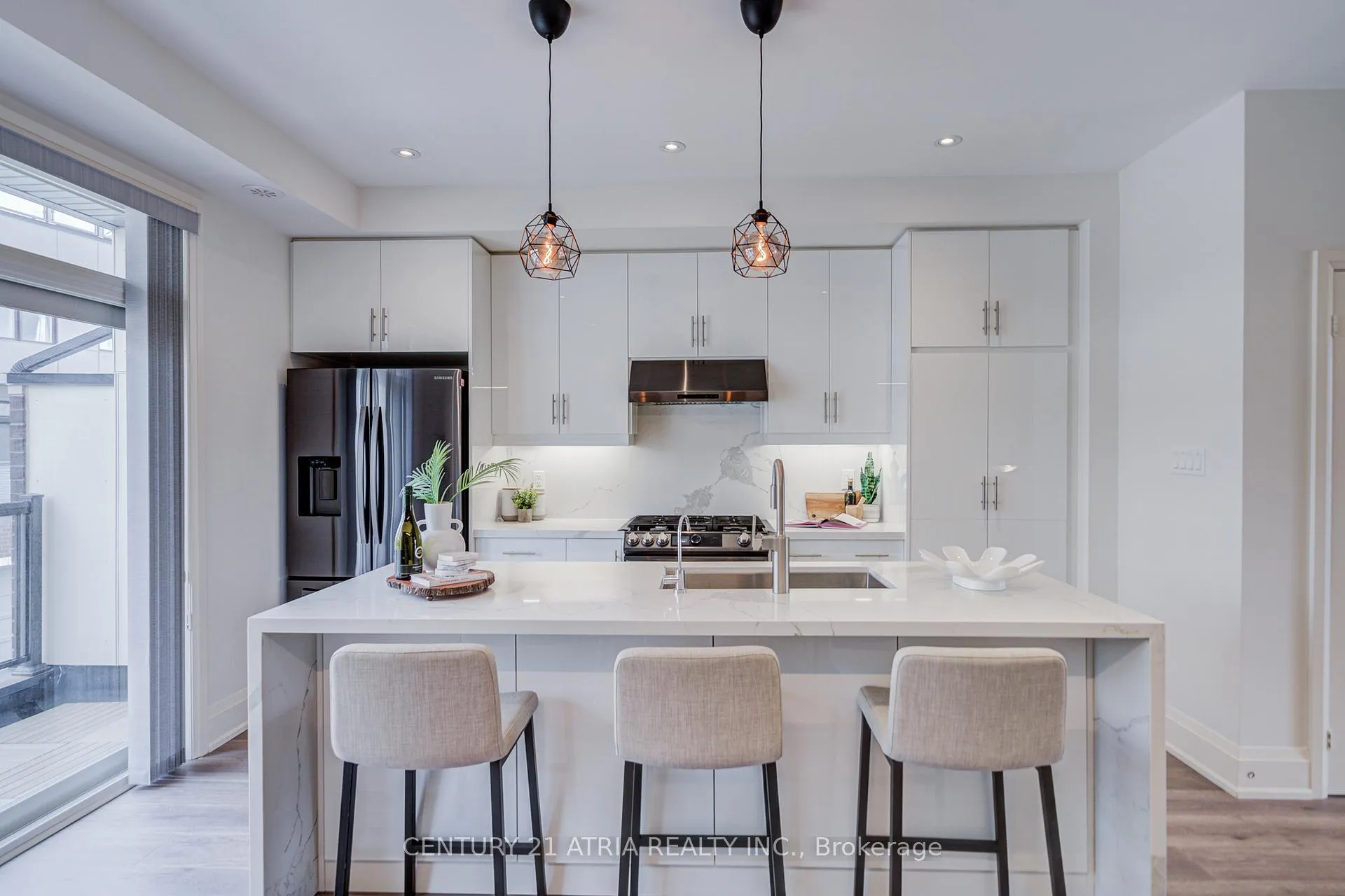 Photo 21 of 49 Cohen Way, Vaughan, Patterson — HOMEH