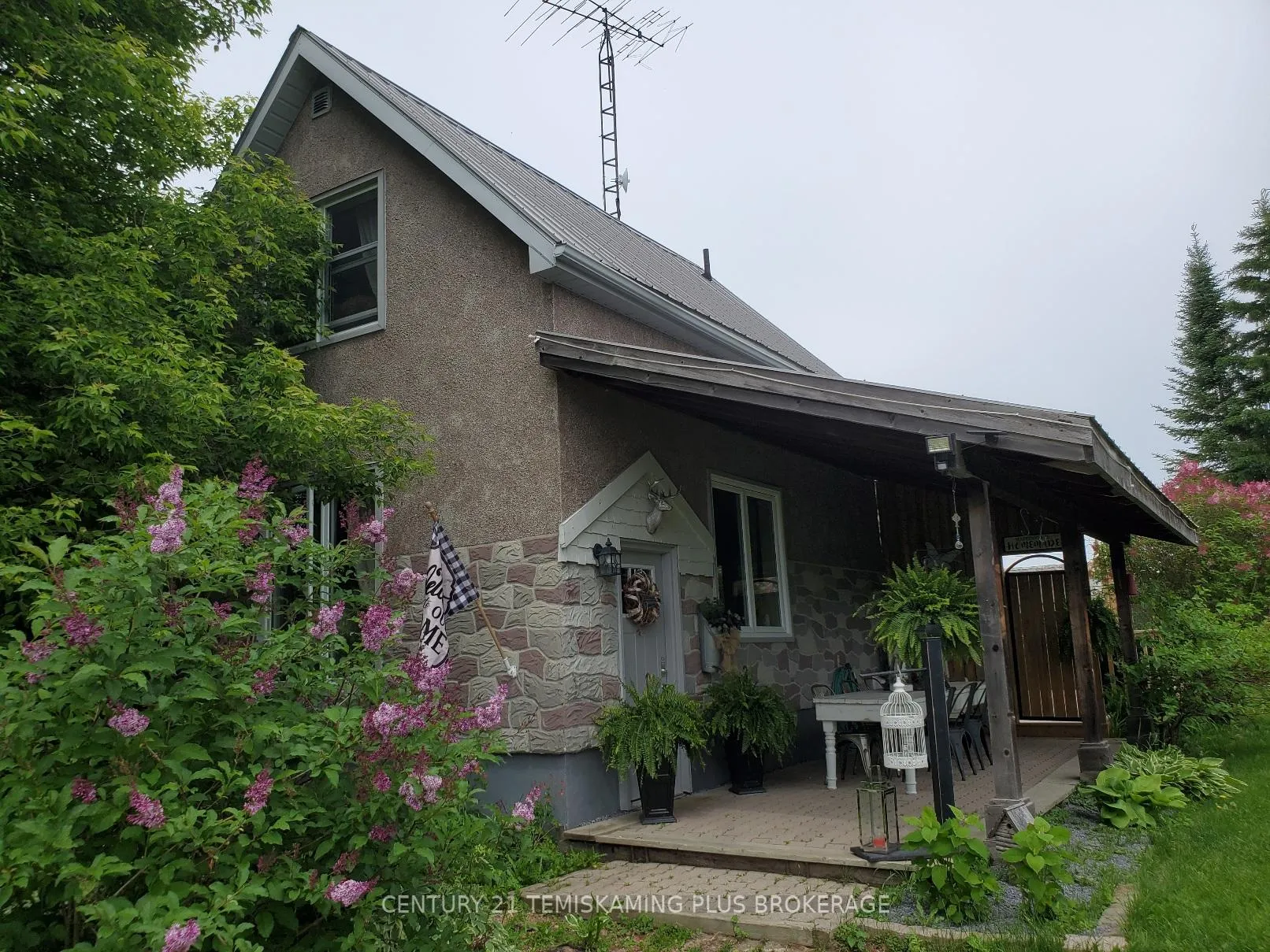 Photo of 864153 Uno Park Road