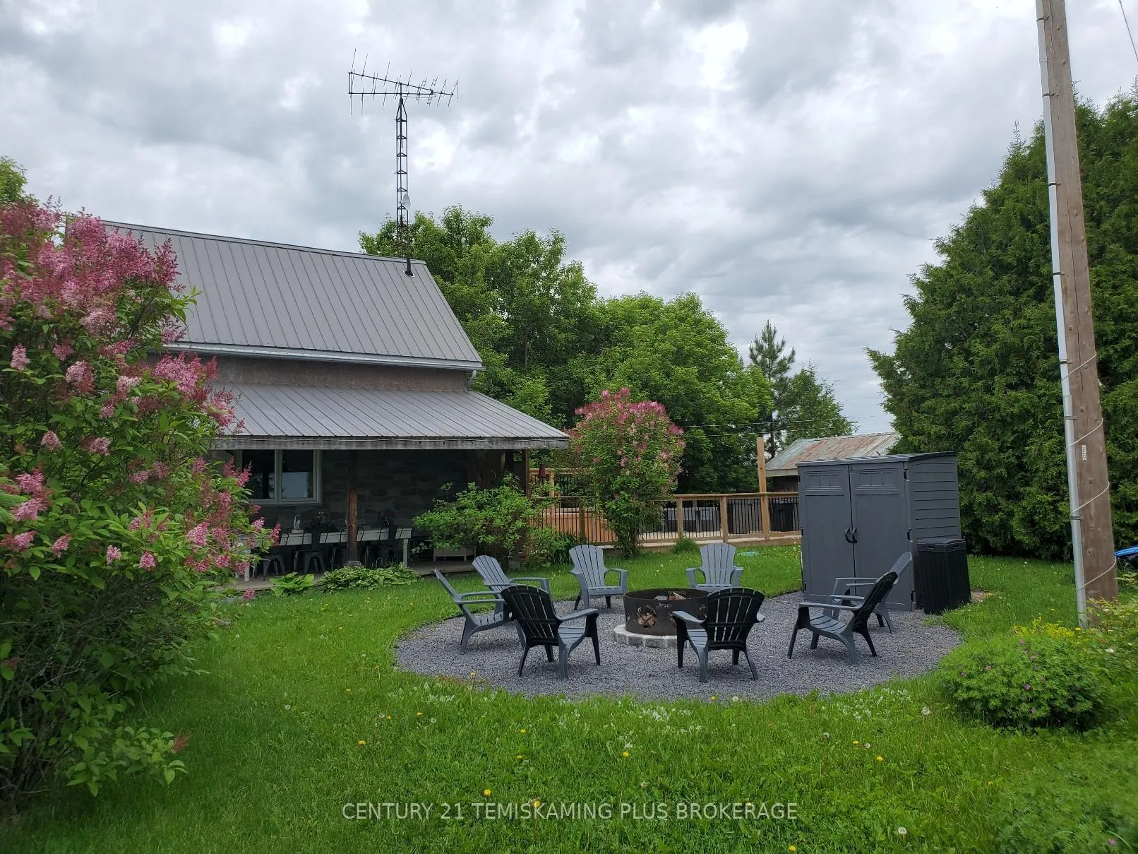 Photo 13 of 864153 Uno Park Road, Timiskaming, TIM - Outside - Rural — HOMEH