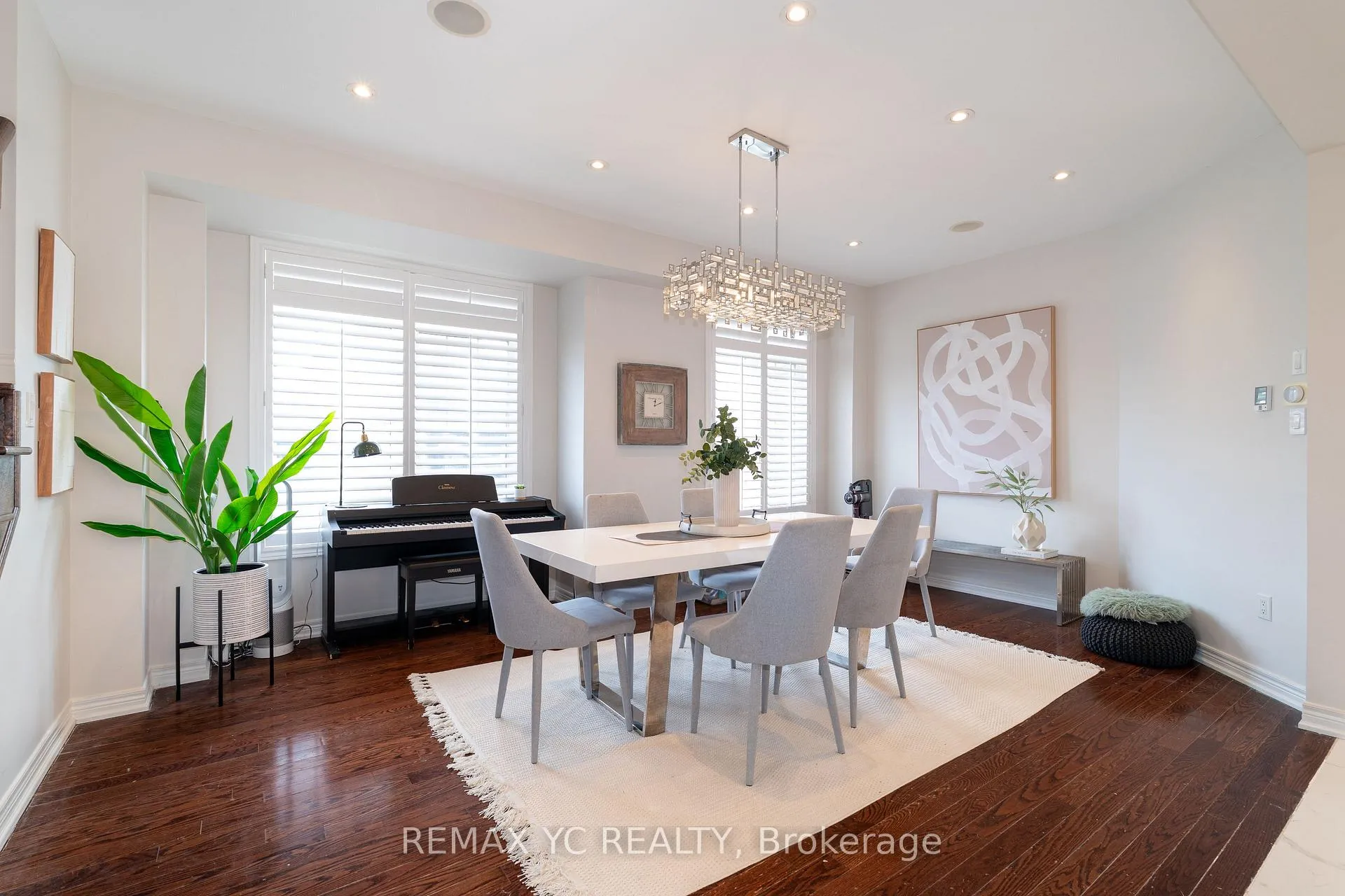 Photo 5 of 552 Grand Trunk Avenue, Vaughan, Patterson — HOMEH