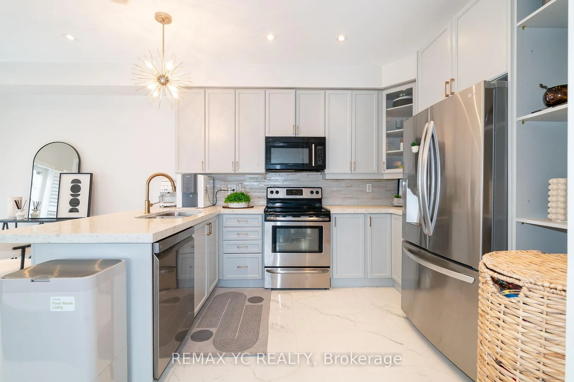 Photo 8 of 552 Grand Trunk Avenue, Vaughan, Patterson — HOMEH