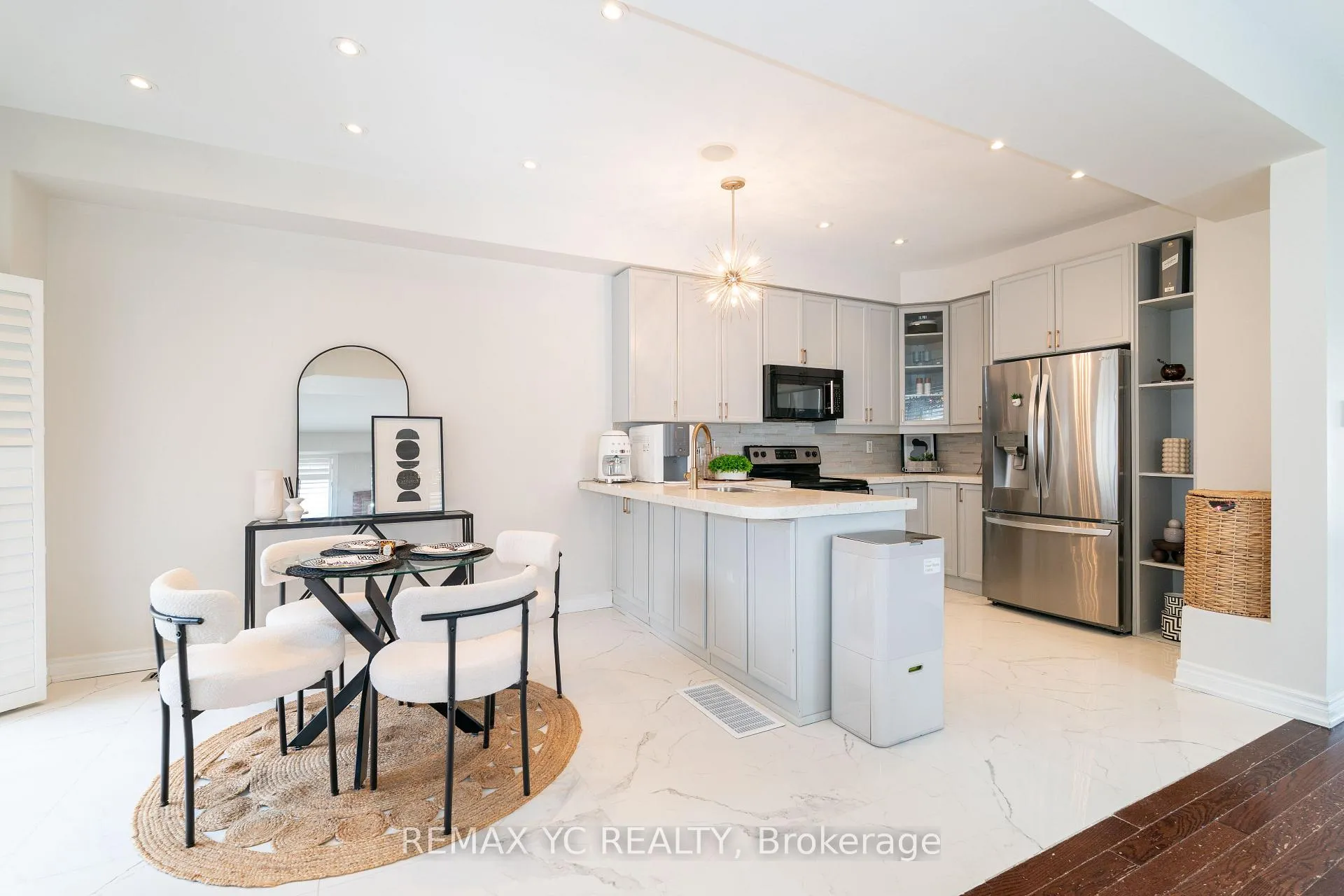 Photo 10 of 552 Grand Trunk Avenue, Vaughan, Patterson — HOMEH
