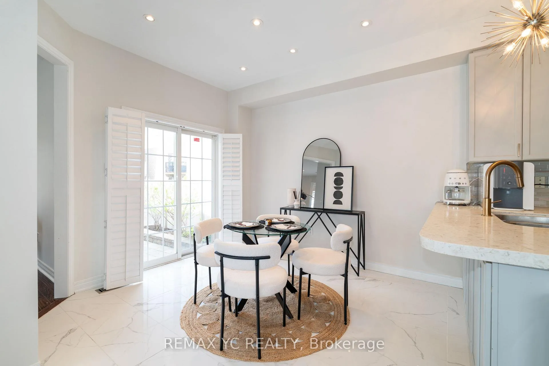 Photo 12 of 552 Grand Trunk Avenue, Vaughan, Patterson — HOMEH