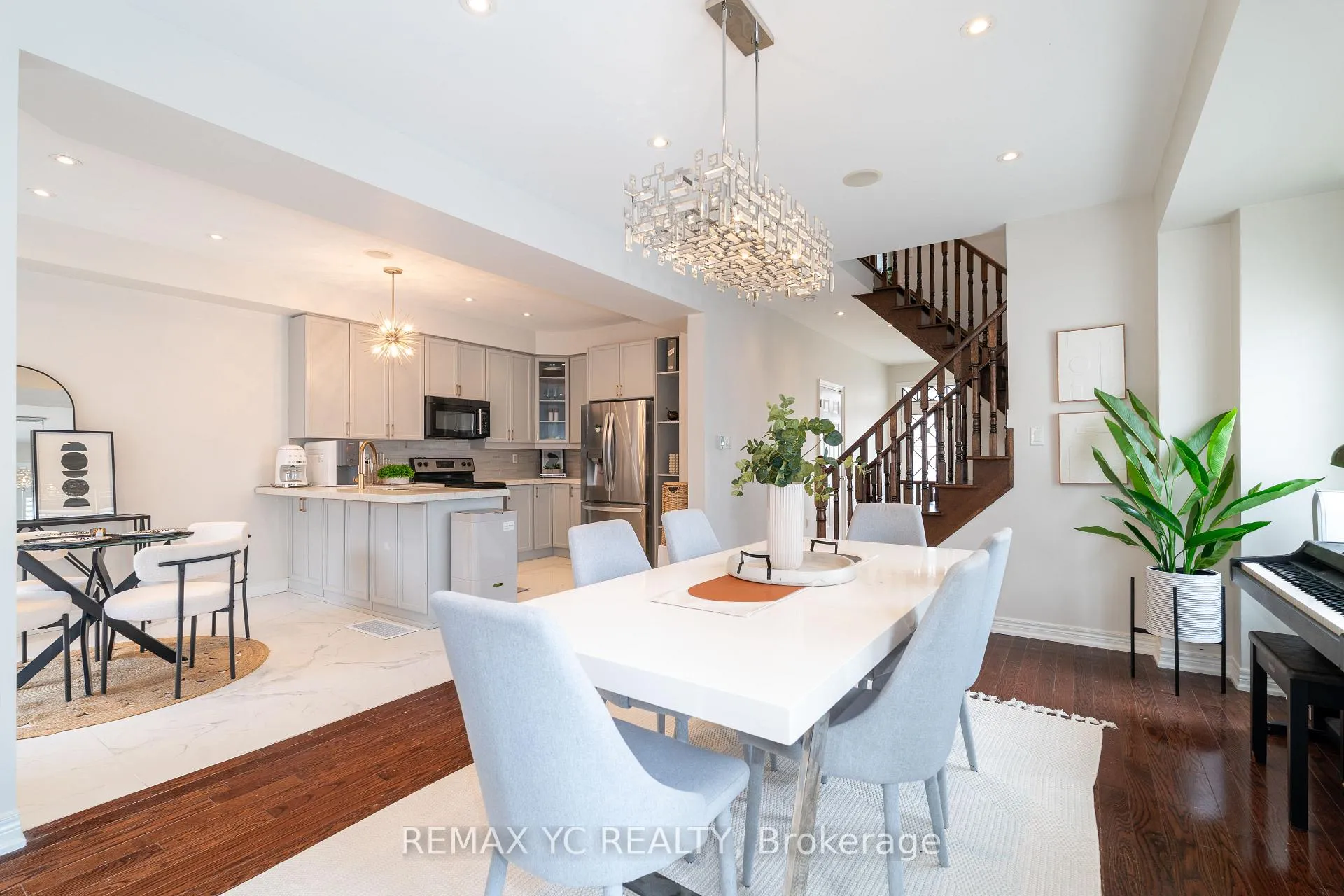Photo 14 of 552 Grand Trunk Avenue, Vaughan, Patterson — HOMEH
