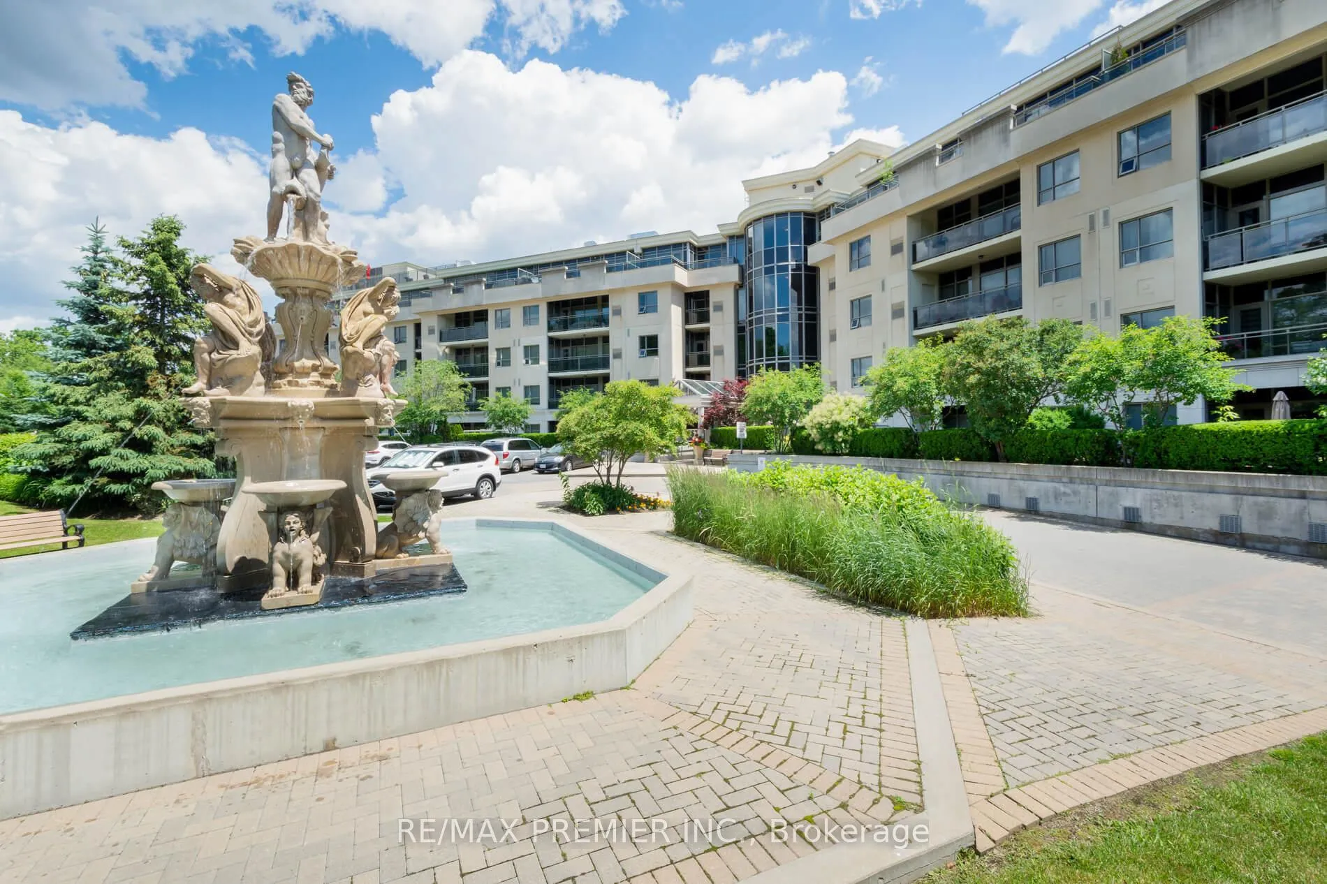 Photo 1 of Unit 330, 8201 Islington Avenue, Vaughan, Islington Woods — HOMEH