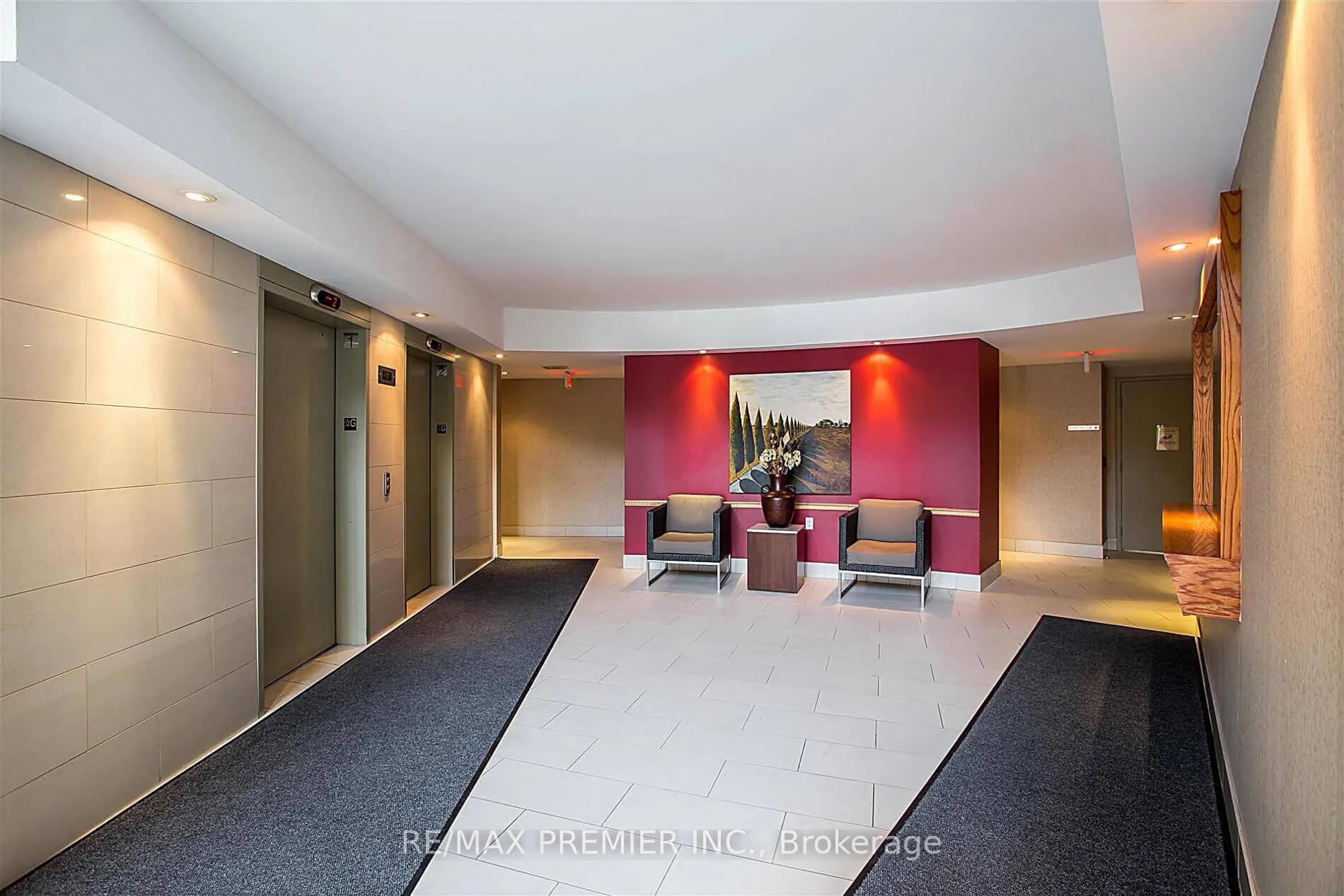 Photo 3 of Unit 330, 8201 Islington Avenue, Vaughan, Islington Woods — HOMEH