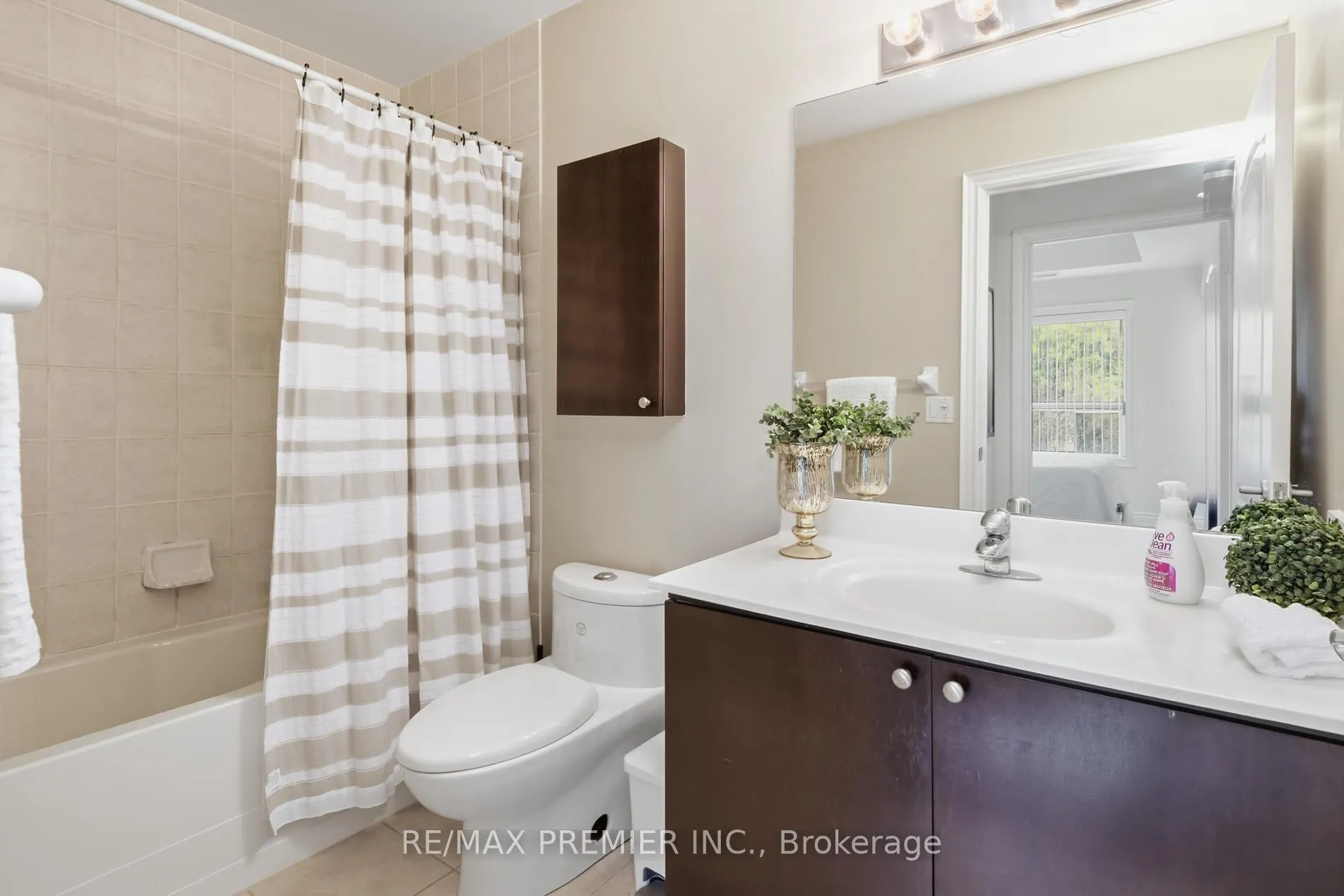 Photo 21 of Unit 330, 8201 Islington Avenue, Vaughan, Islington Woods — HOMEH