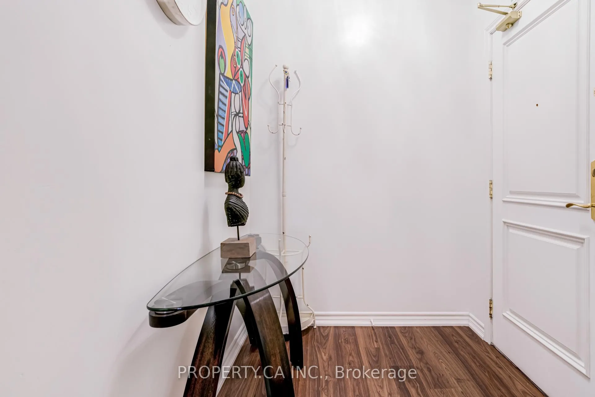 Photo 7 of Unit 305, 9235 Jane Street, Vaughan, Maple — HOMEH