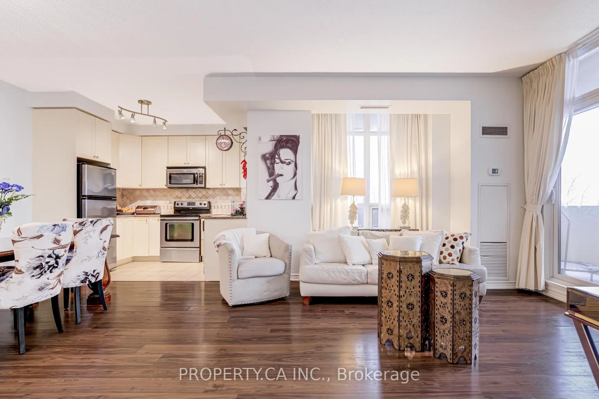 Photo 9 of Unit 305, 9235 Jane Street, Vaughan, Maple — HOMEH