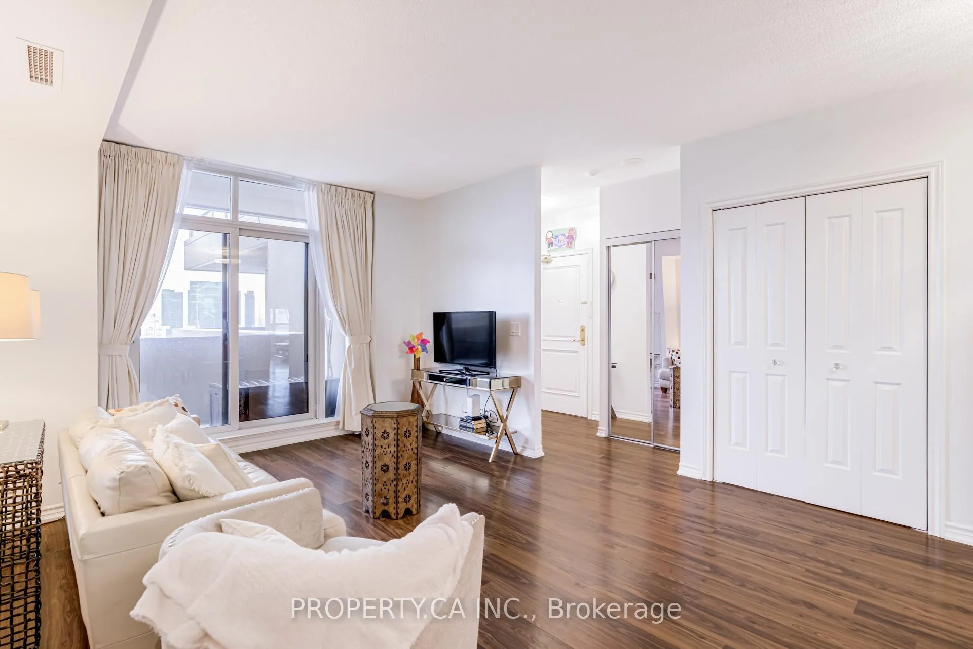 Photo 12 of Unit 305, 9235 Jane Street, Vaughan, Maple — HOMEH