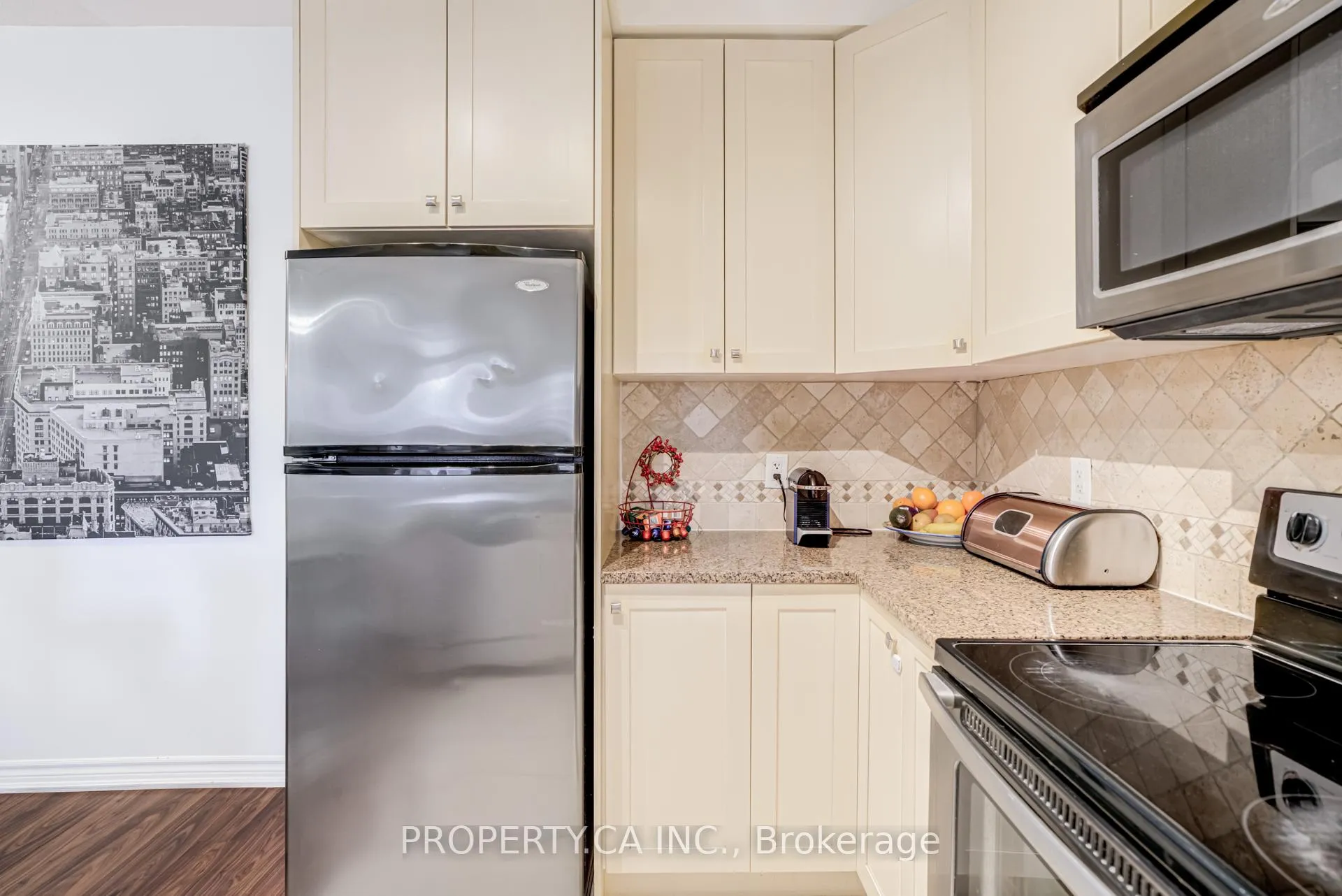 Photo 19 of Unit 305, 9235 Jane Street, Vaughan, Maple — HOMEH