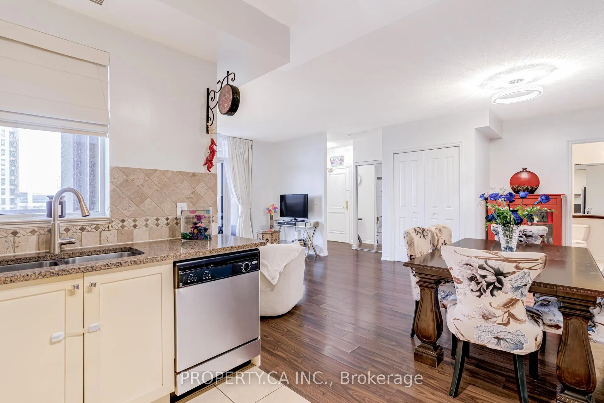Photo 20 of Unit 305, 9235 Jane Street, Vaughan, Maple — HOMEH