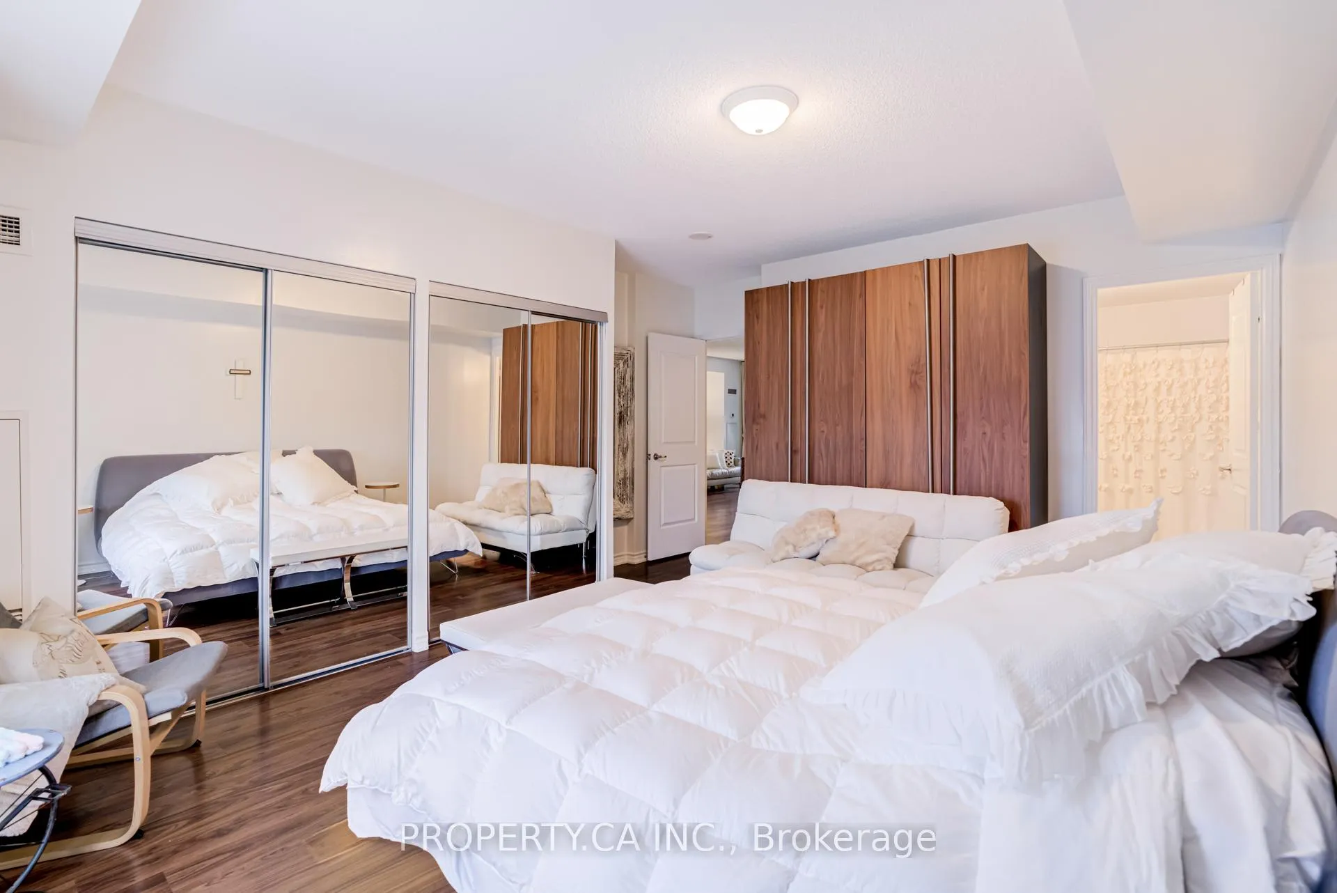 Photo 23 of Unit 305, 9235 Jane Street, Vaughan, Maple — HOMEH