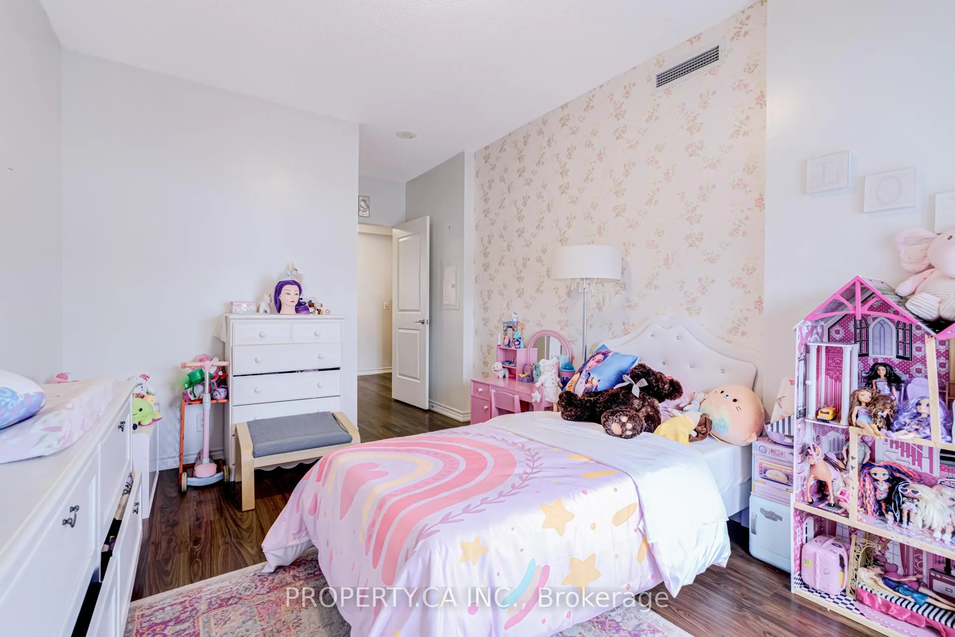 Photo 27 of Unit 305, 9235 Jane Street, Vaughan, Maple — HOMEH