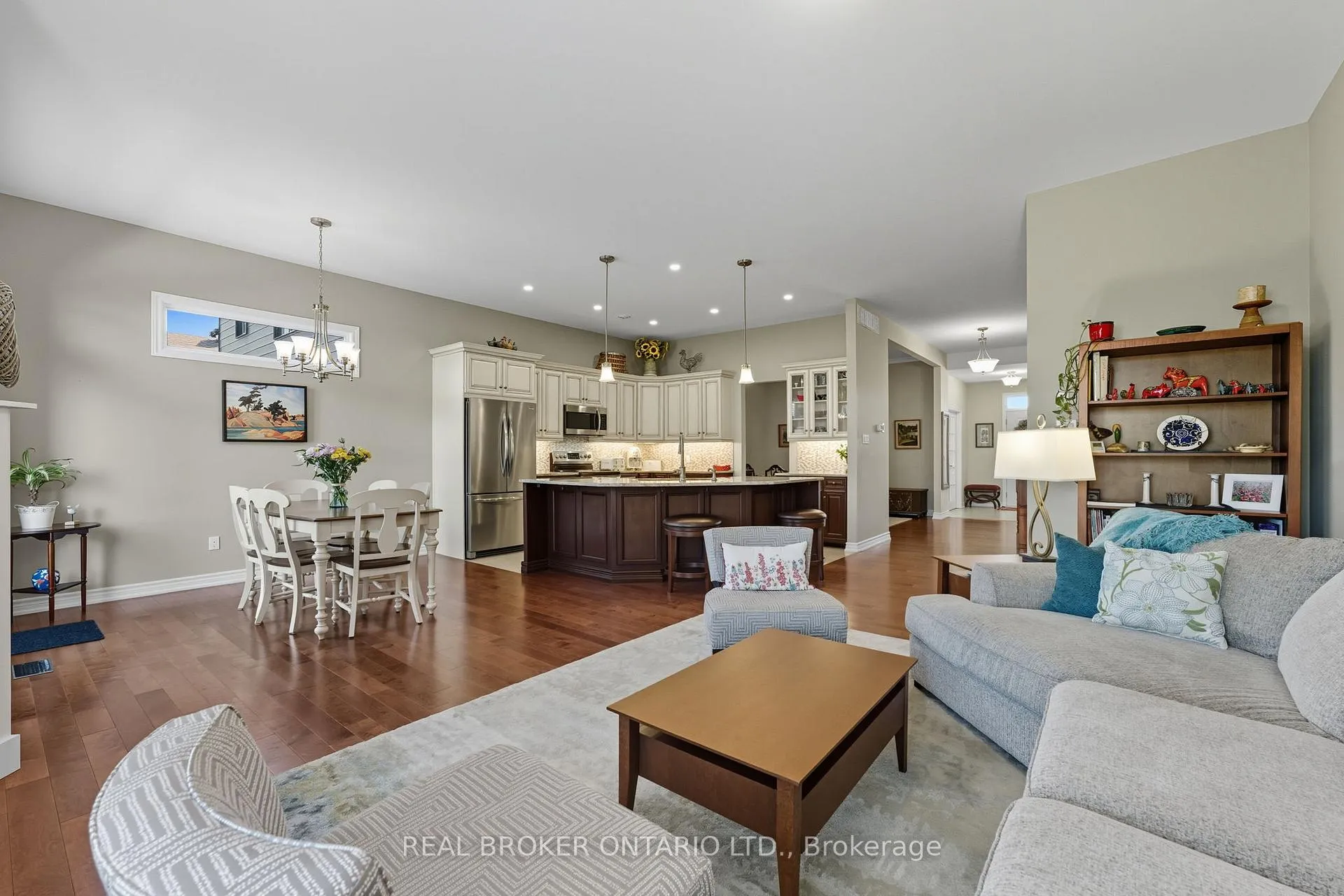 Photo 11 of 82 Axel Crescent, Ottawa, Kanata - Emerald Meadows/Trailwest — HOMEH