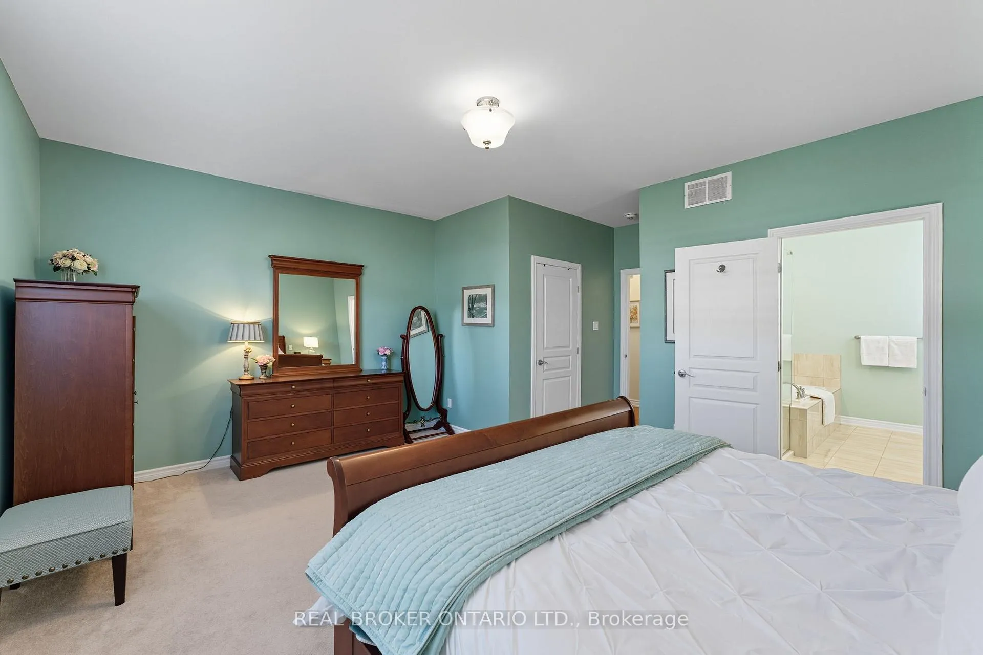 Photo 19 of 82 Axel Crescent, Ottawa, Kanata - Emerald Meadows/Trailwest — HOMEH