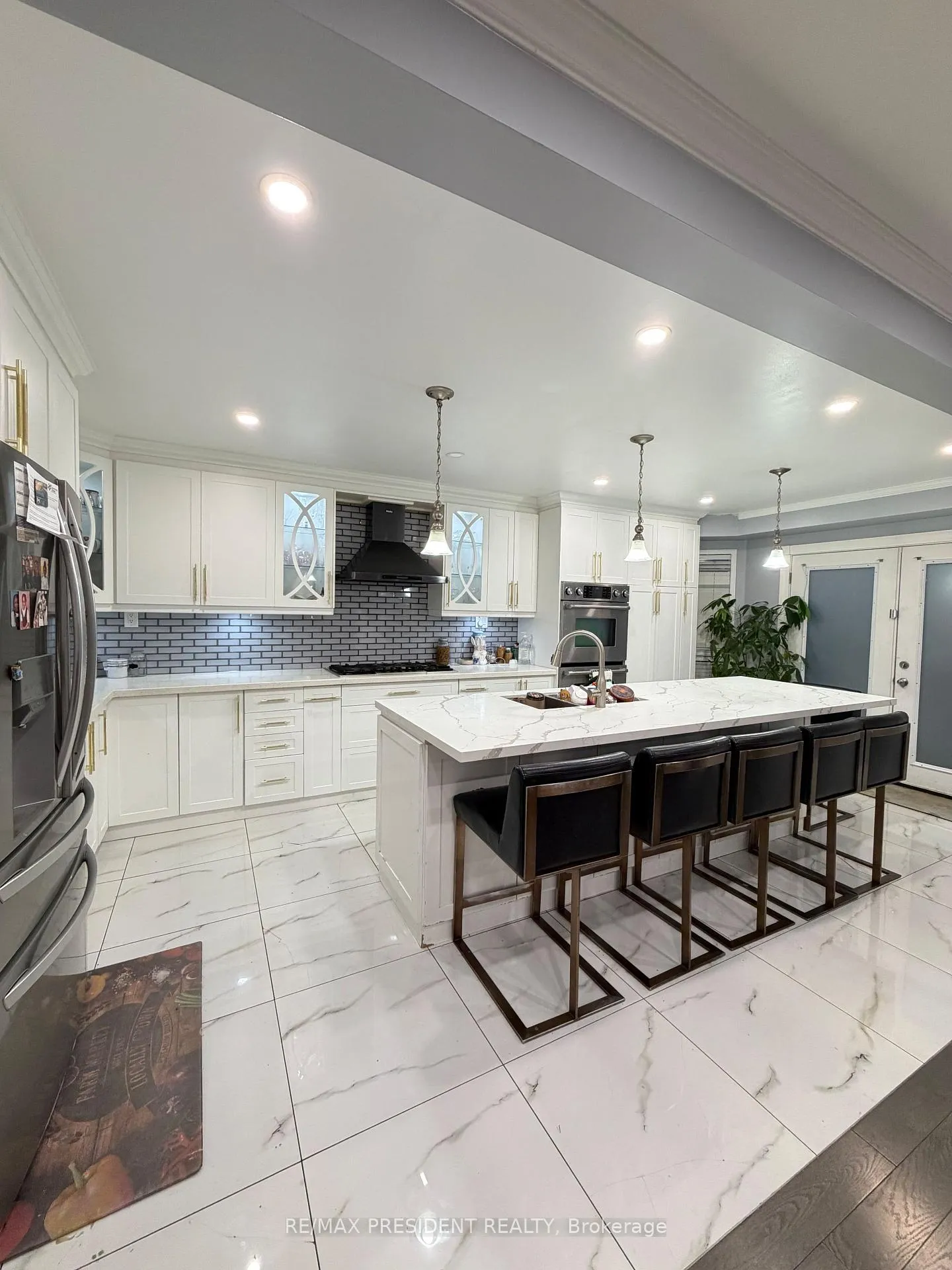 Photo 11 of 31 Southbend Drive, Brampton, Snelgrove — HOMEH
