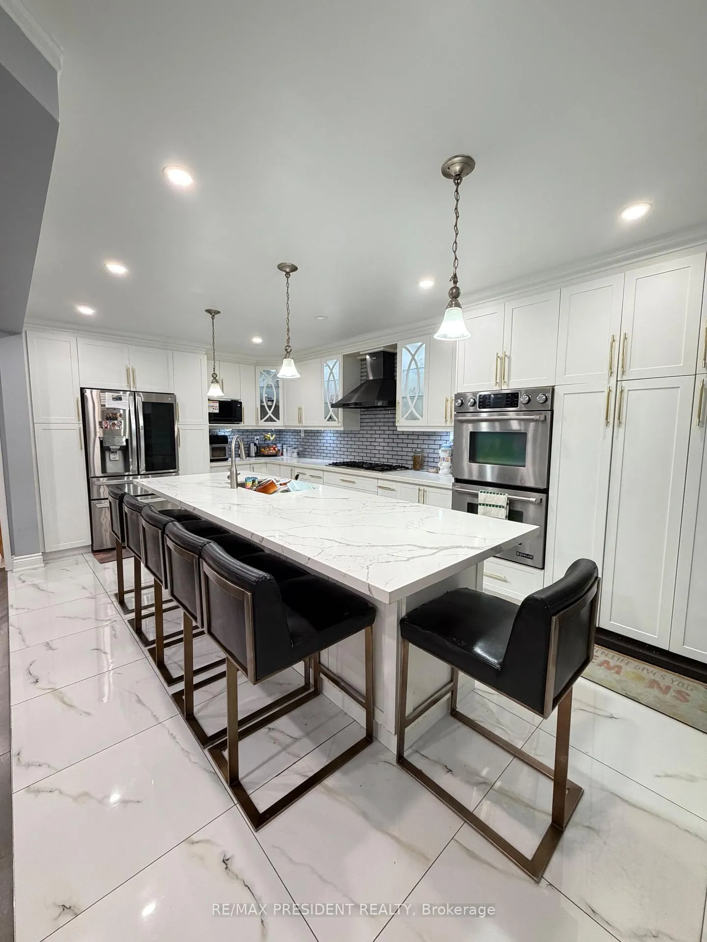 Photo 12 of 31 Southbend Drive, Brampton, Snelgrove — HOMEH
