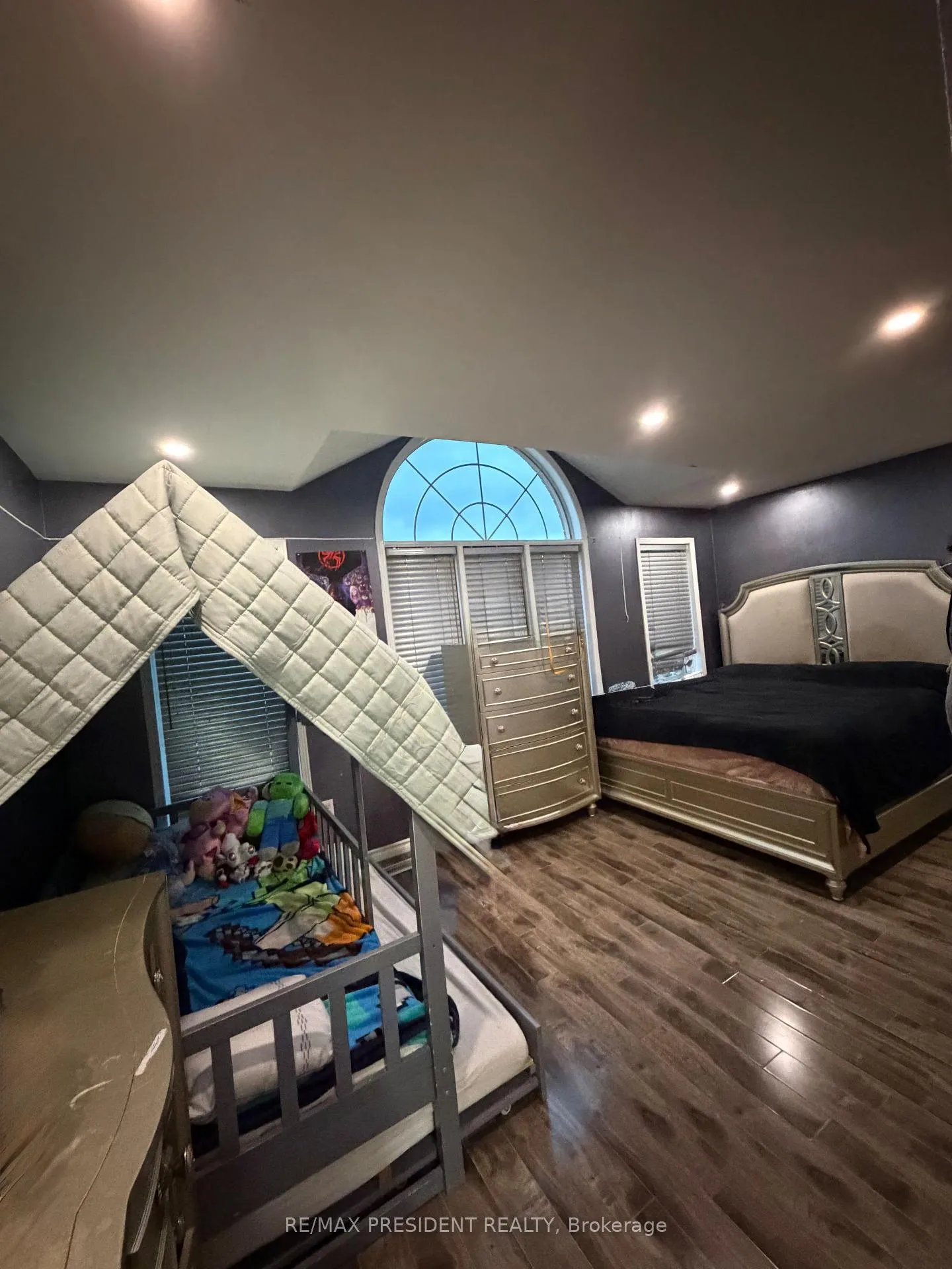 Photo 24 of 31 Southbend Drive, Brampton, Snelgrove — HOMEH