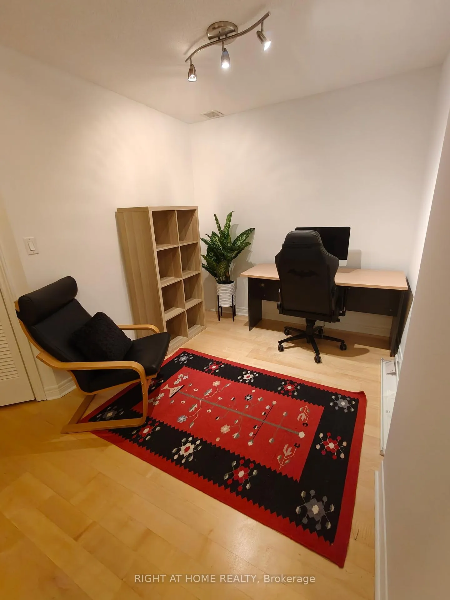 Photo 9 of Unit 1003, 100 Hayden Street, Toronto, Church-Yonge Corridor — HOMEH