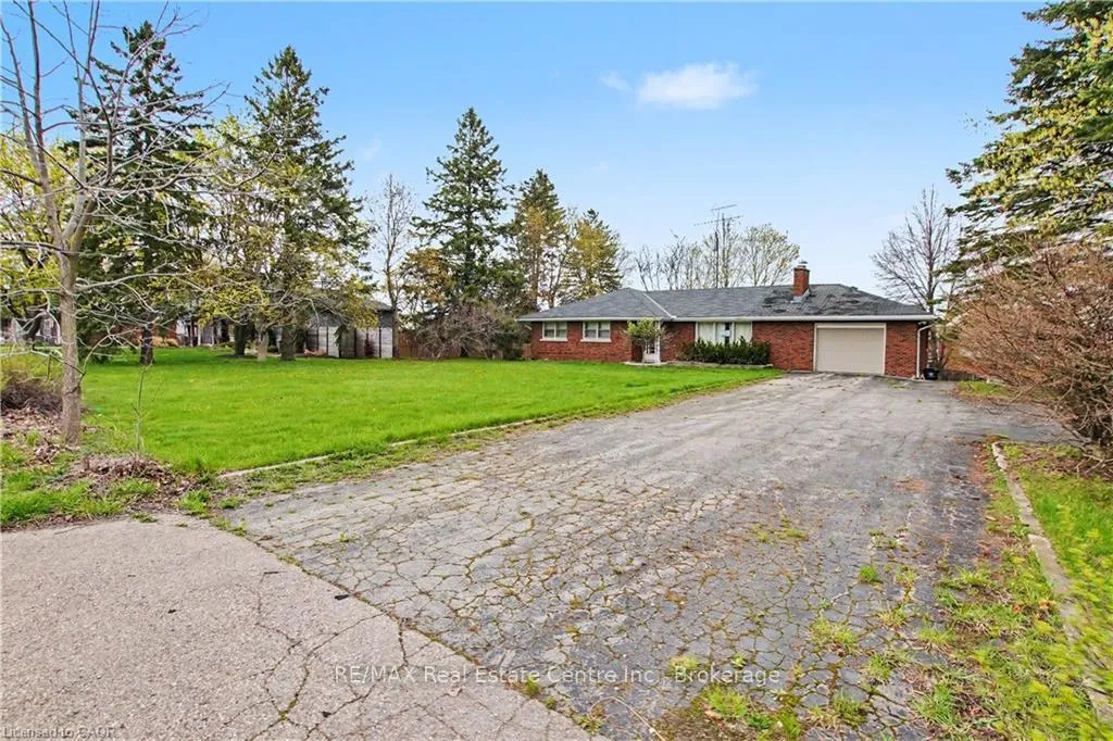 Photo 3 of 355 Guelph Avenue, Cambridge, Silver Heights — HOMEH