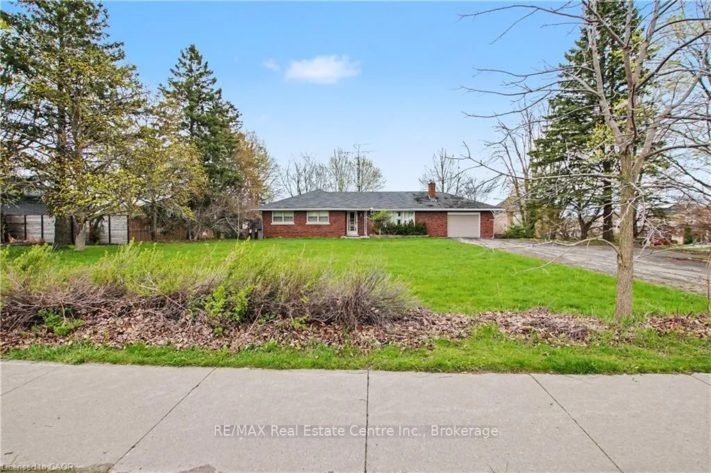 Photo 4 of 355 Guelph Avenue, Cambridge, Silver Heights — HOMEH