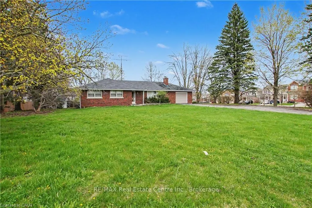 Photo 5 of 355 Guelph Avenue, Cambridge, Silver Heights — HOMEH