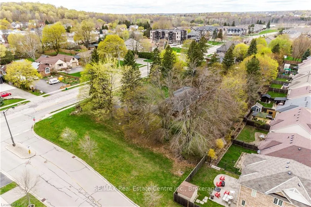Photo 6 of 355 Guelph Avenue, Cambridge, Silver Heights — HOMEH